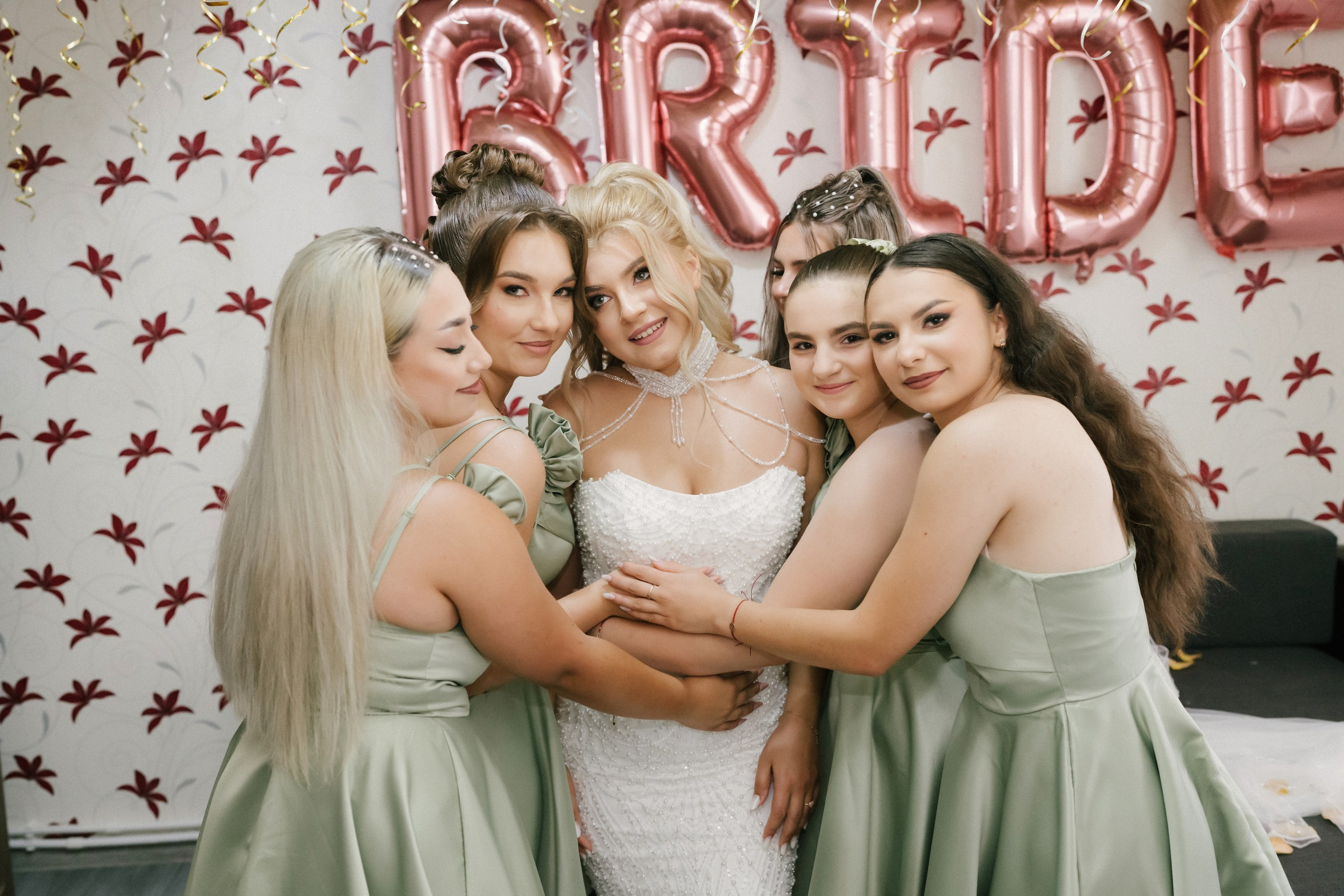 - mireasă Lavinia pregătire casa părintească Hârlău- mire Mihai pregătire Flămânzi cavalerii de onoare- fotograf nuntă Casa Jorovlea- ședință foto miri Mihai și Lavinia- nuntă elegantă Casa Jorovlea- fotografie de nuntă naturală România- domnișoare de onoare pregătire mireasă- emoții nuntă biserică- dansul mirilor Casa Jorovlea* fotograf profesionist nuntă Botoșani Iași* fotografie documentară de nuntă- familie și prieteni la nuntă- nași Mihai și Nicoleta nuntă- portret mireasă în lumină naturală- petrecere nuntă Casa Jorovlea- Nuntă Mihai și Lavinia – momente emoționante din ziua nunții, pregătirile mirilor în Hârlău și Flămânzi, ceremonia religioasă și ședința foto realizată de  AlinoFotoStudio -  Mireasa Lavinia în timpul pregătirilor la Hârlău-  Mihai pregătit de cavalerii de onoare în Flămânzi - Ceremonia religioasă a mirilor Mihai și Lavinia-Ședință foto romantică de nuntă Mihai și Lavinia - Dansul mirilor la petrecerea de nuntă -  fotograf nuntă Iași-  fotograf nuntă Botoșani- wedding photography Romania- AlinoFotoStudio - AlinoFotoStudio - Alin Chirilă fotograf - fotograf Botoșani - fotograf Iași - fotograf Hârlău - fotograf Bacău - fotograf Suceava - fotograf București - fotograf Neamț - servicii foto video - fotograf evenimente - fotograf nuntă - fotograf botez - wedding photographer Romania - ședință foto nuntă - fotografie de eveniment - wedding photography - fotografie profesională - fotograf profesionist România- povestitor prin fotografie, servicii foto - video -profesionale