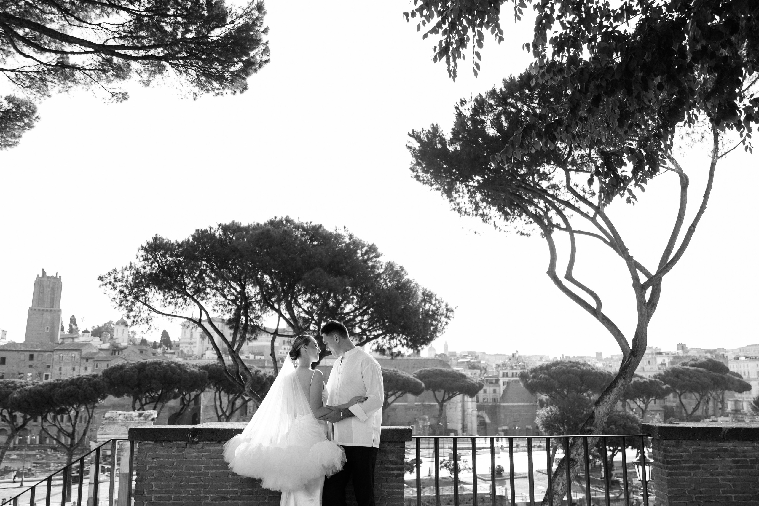 Elopement in Rome. Wedding Photographer Rome Tuscany Como Sicily Puglia Amalfy Italy- Oksana Savenchuk