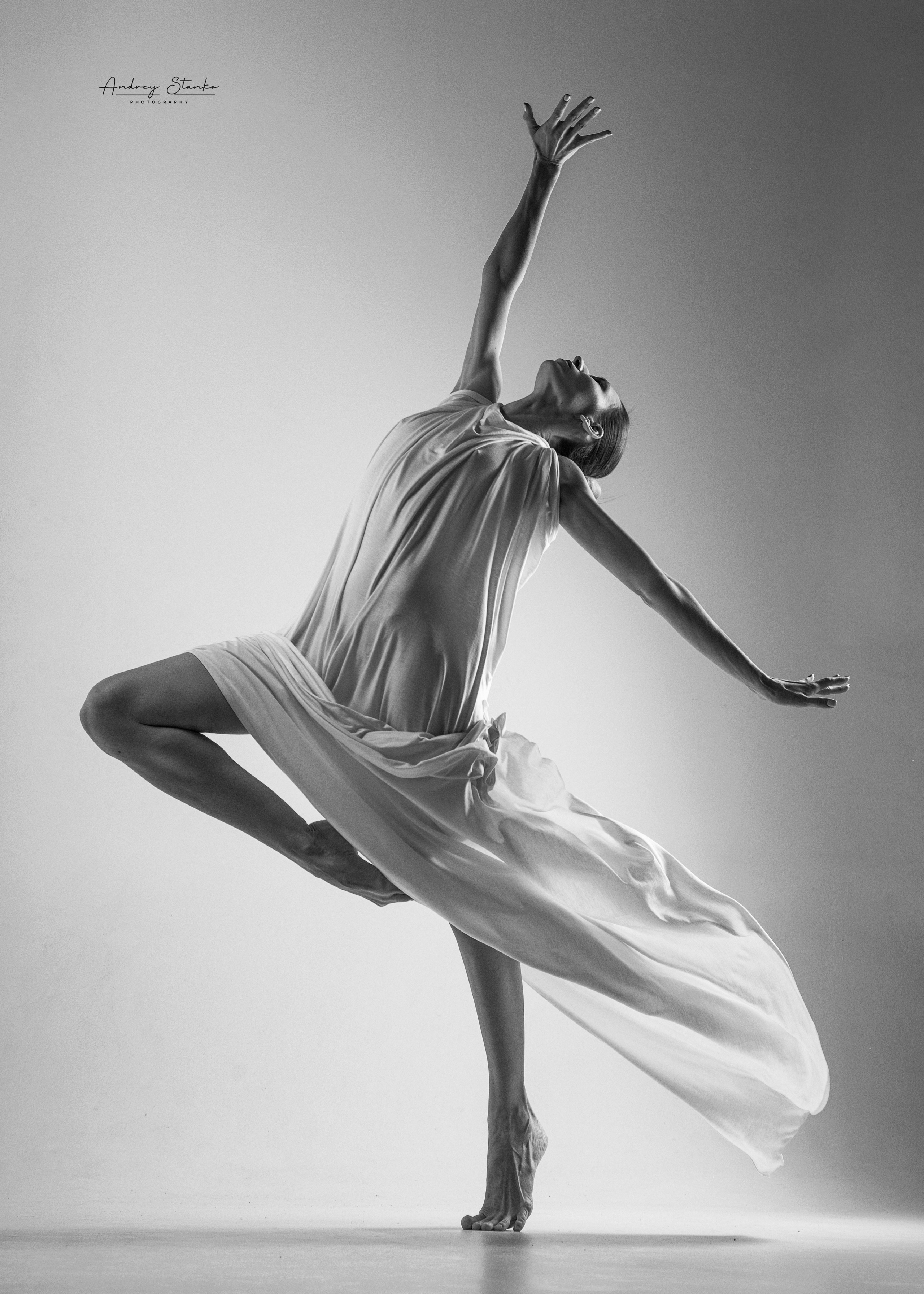 DANCE IN STUDIO. Awards winning photographer in Kauai, Hawaii