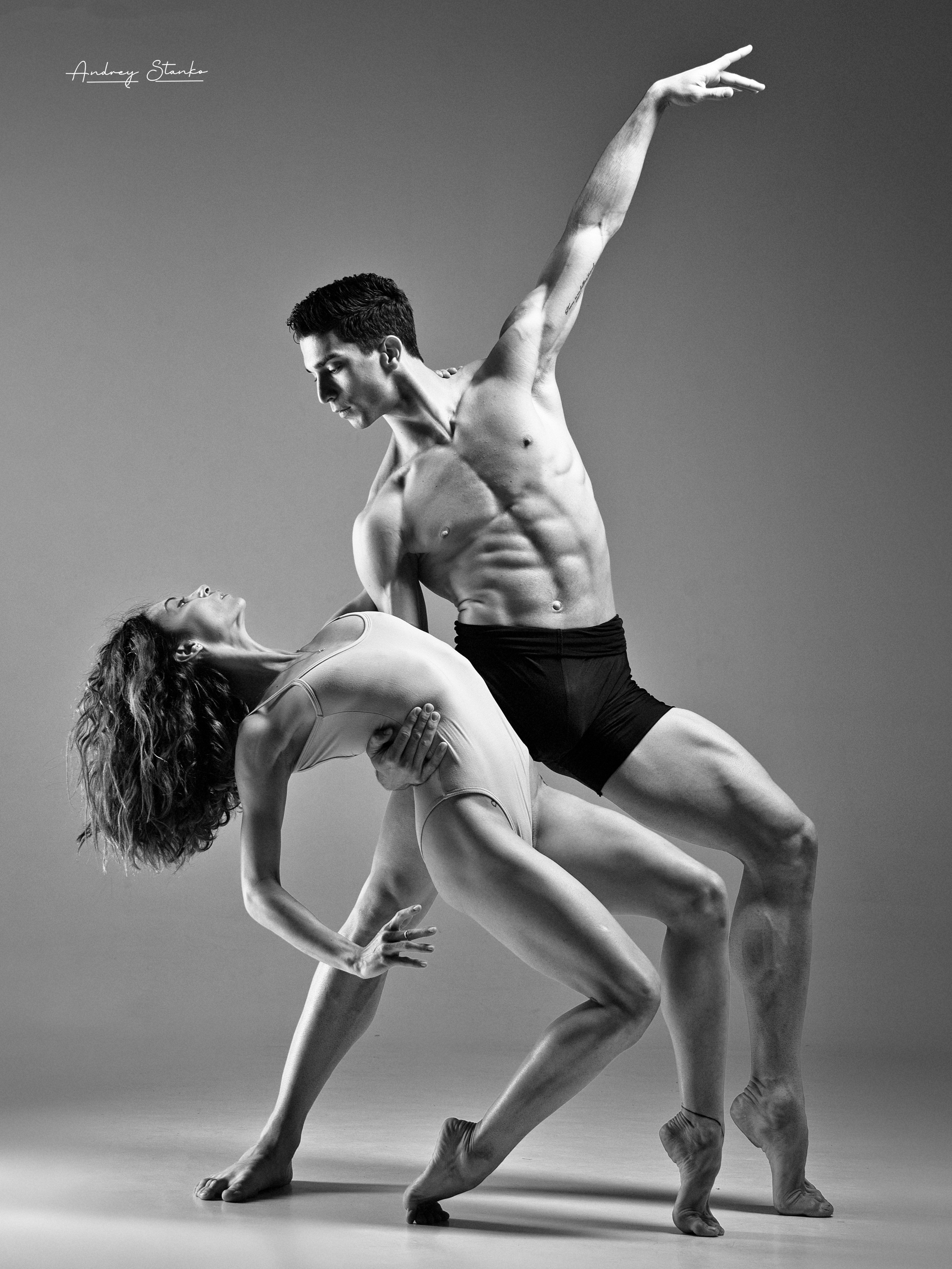 DANCE IN STUDIO. Awards winning photographer in Kauai, Hawaii