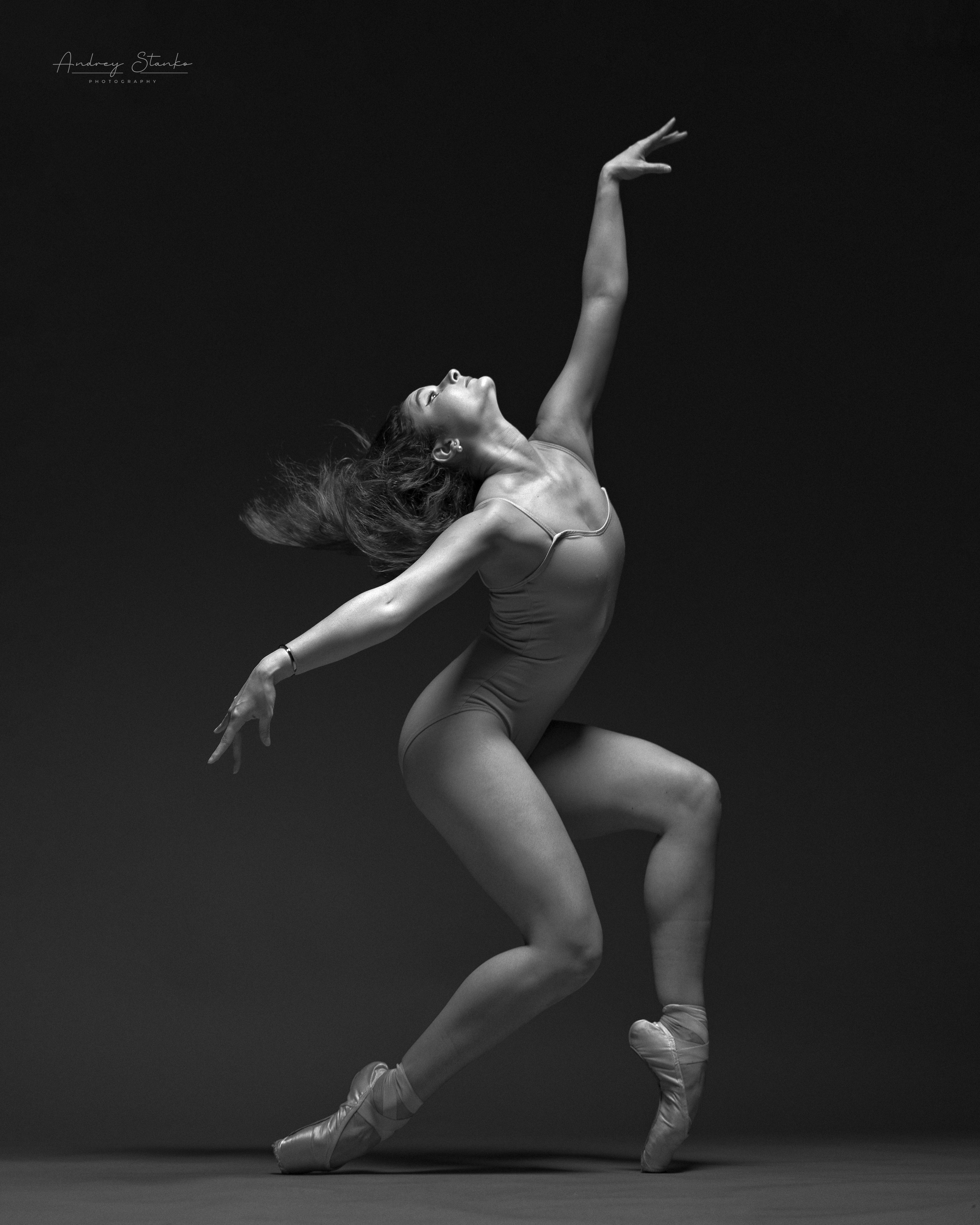 DANCE IN STUDIO. Awards winning photographer in Kauai, Hawaii