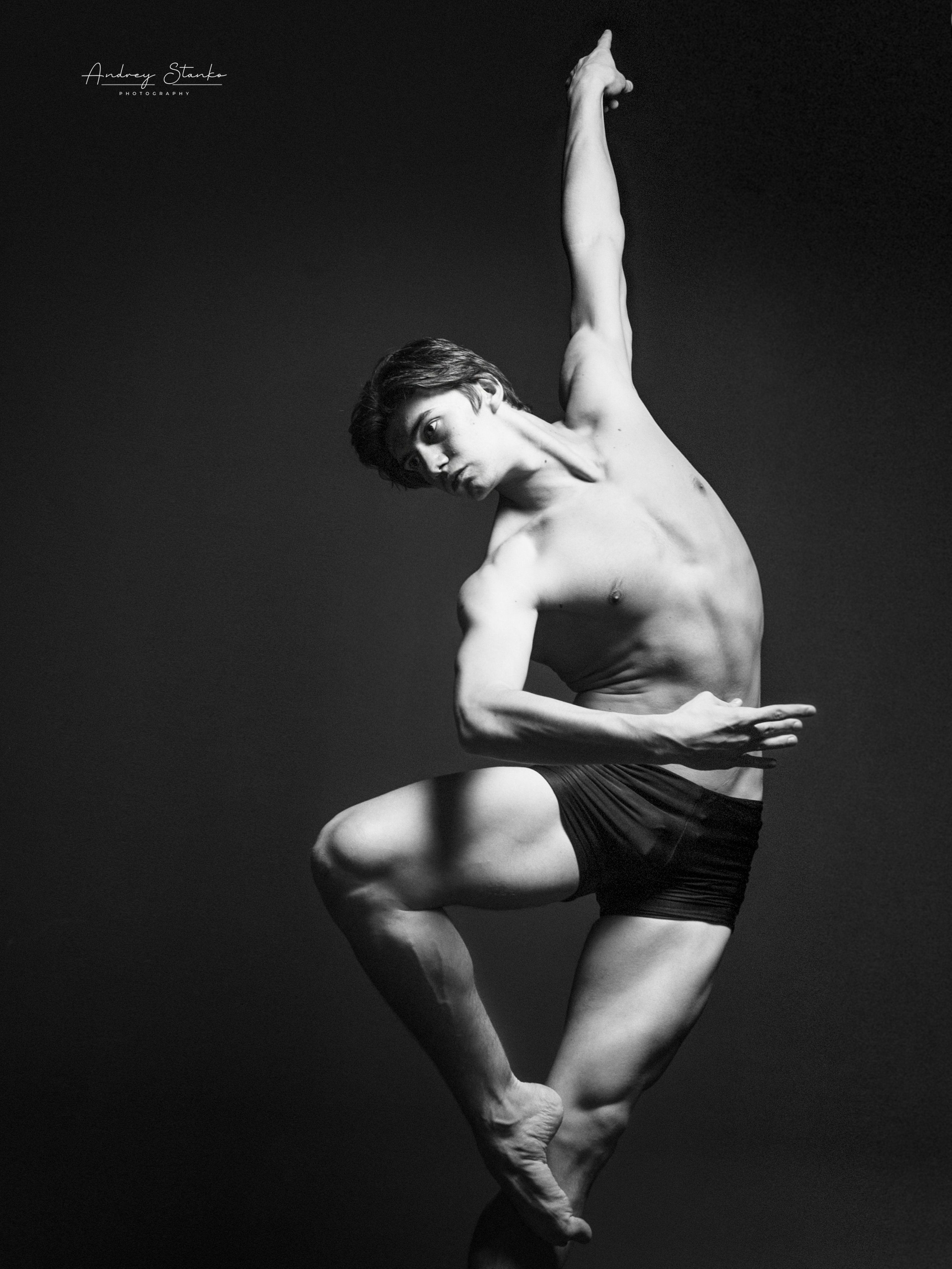 DANCE IN STUDIO. Awards winning photographer in Kauai, Hawaii