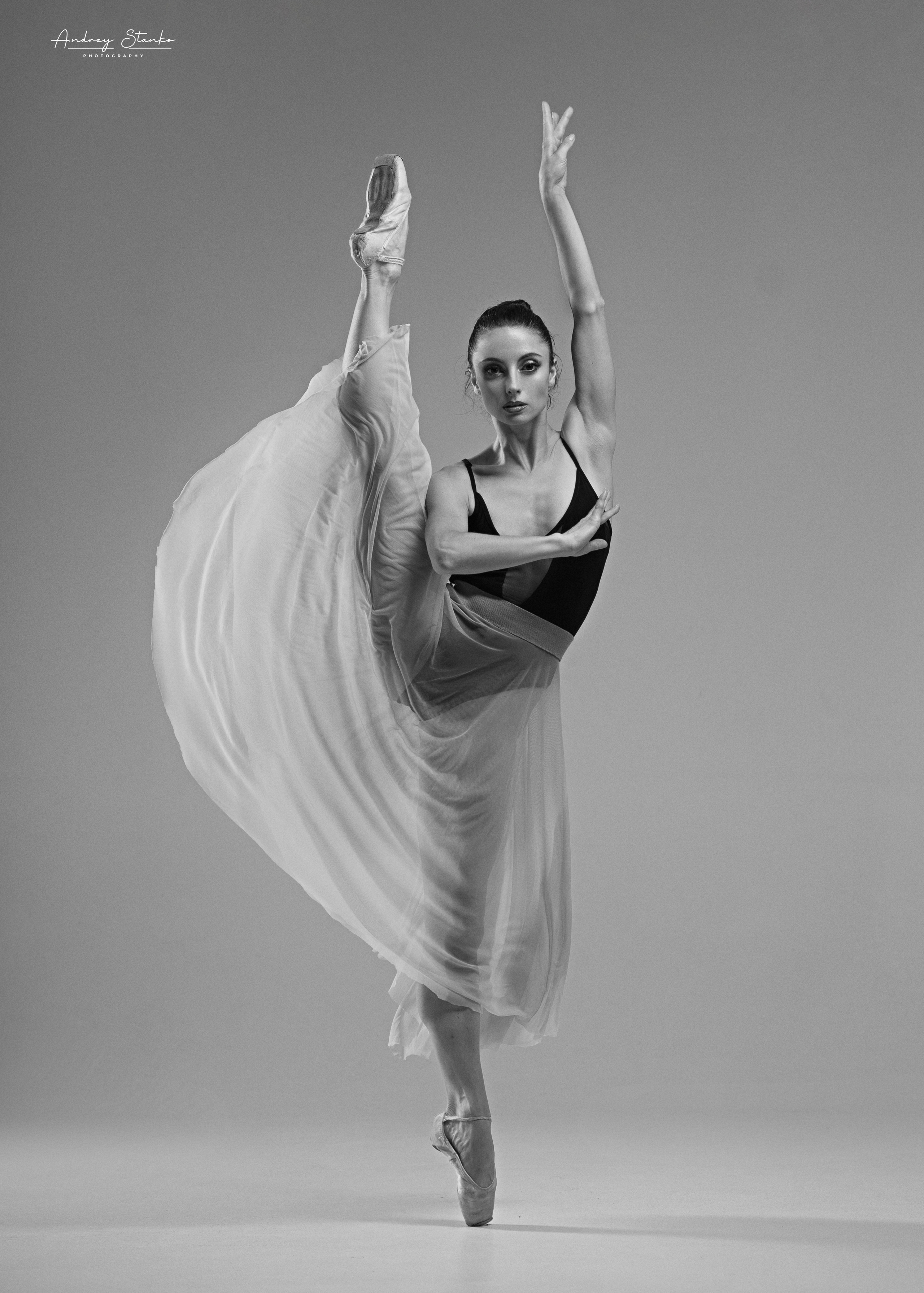 DANCE IN STUDIO. Awards winning photographer in Kauai, Hawaii