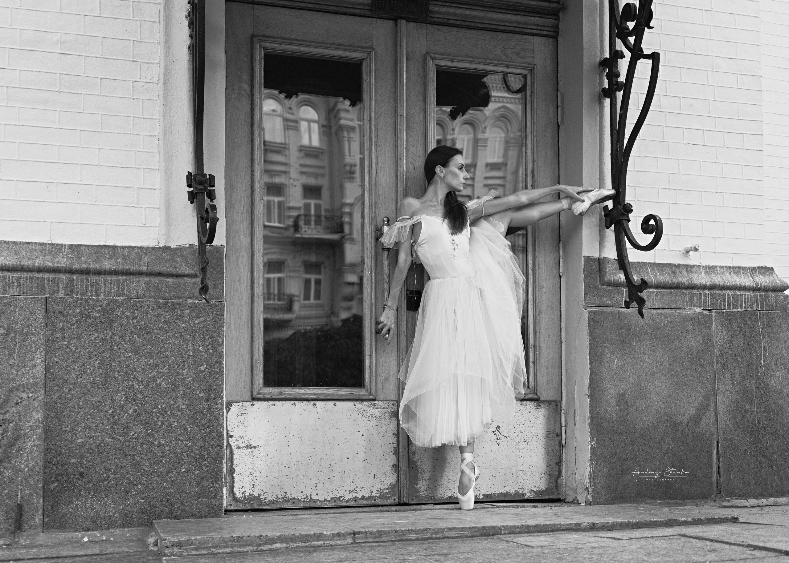 DANCE IN KYIV, UKRAINE. Awards winning photographer in Kauai, Hawaii