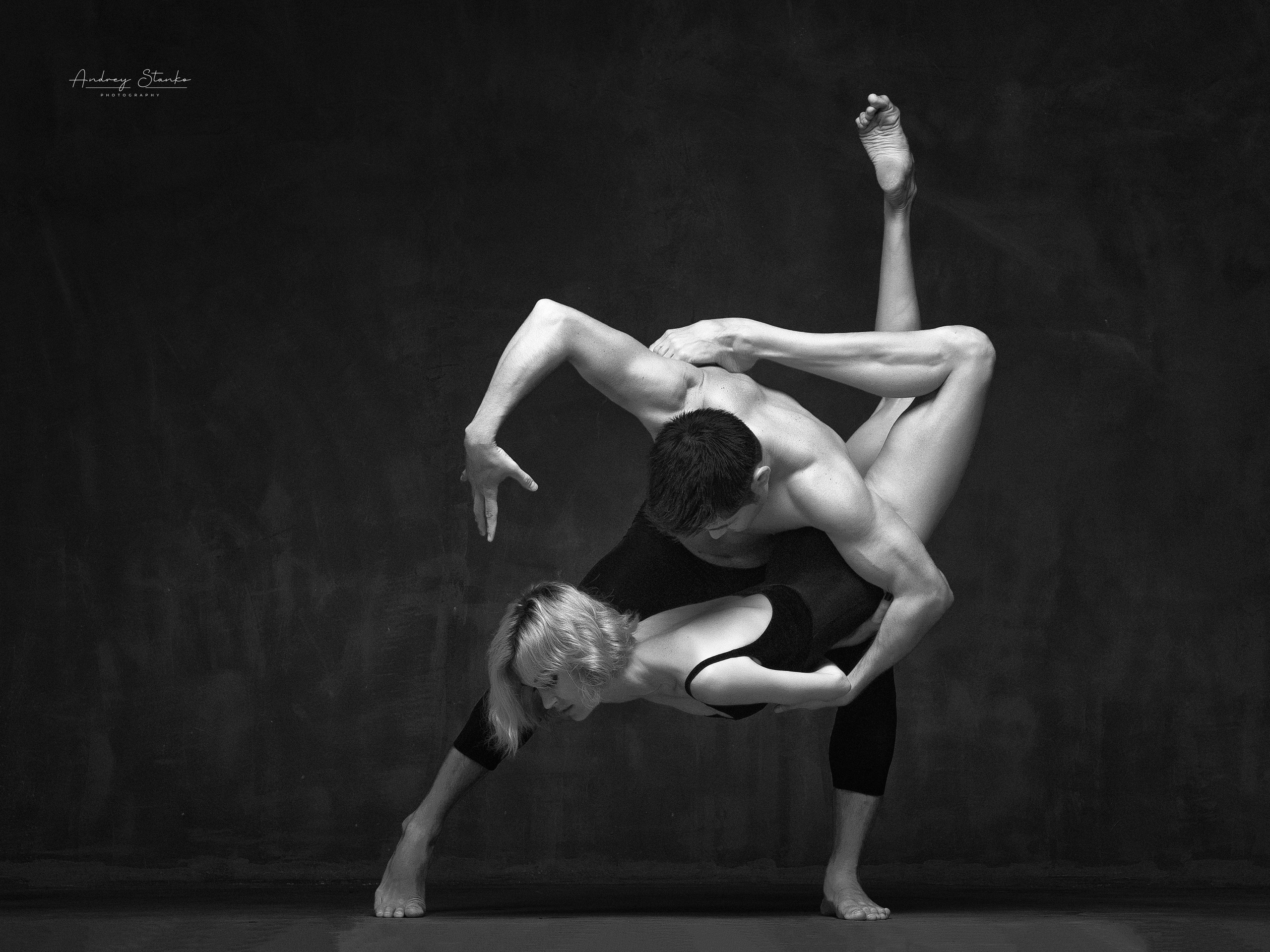 DANCE IN STUDIO. Awards winning photographer in Kauai, Hawaii