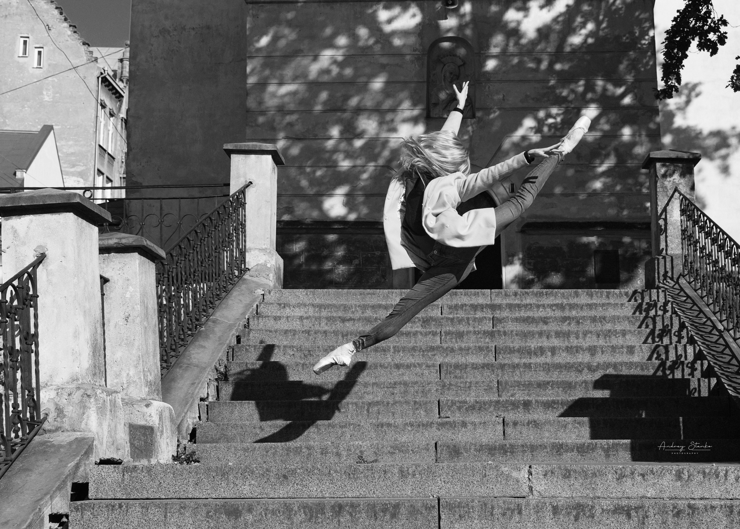 DANCE IN LVIV, UKRAINE. Awards winning photographer in Kauai, Hawaii