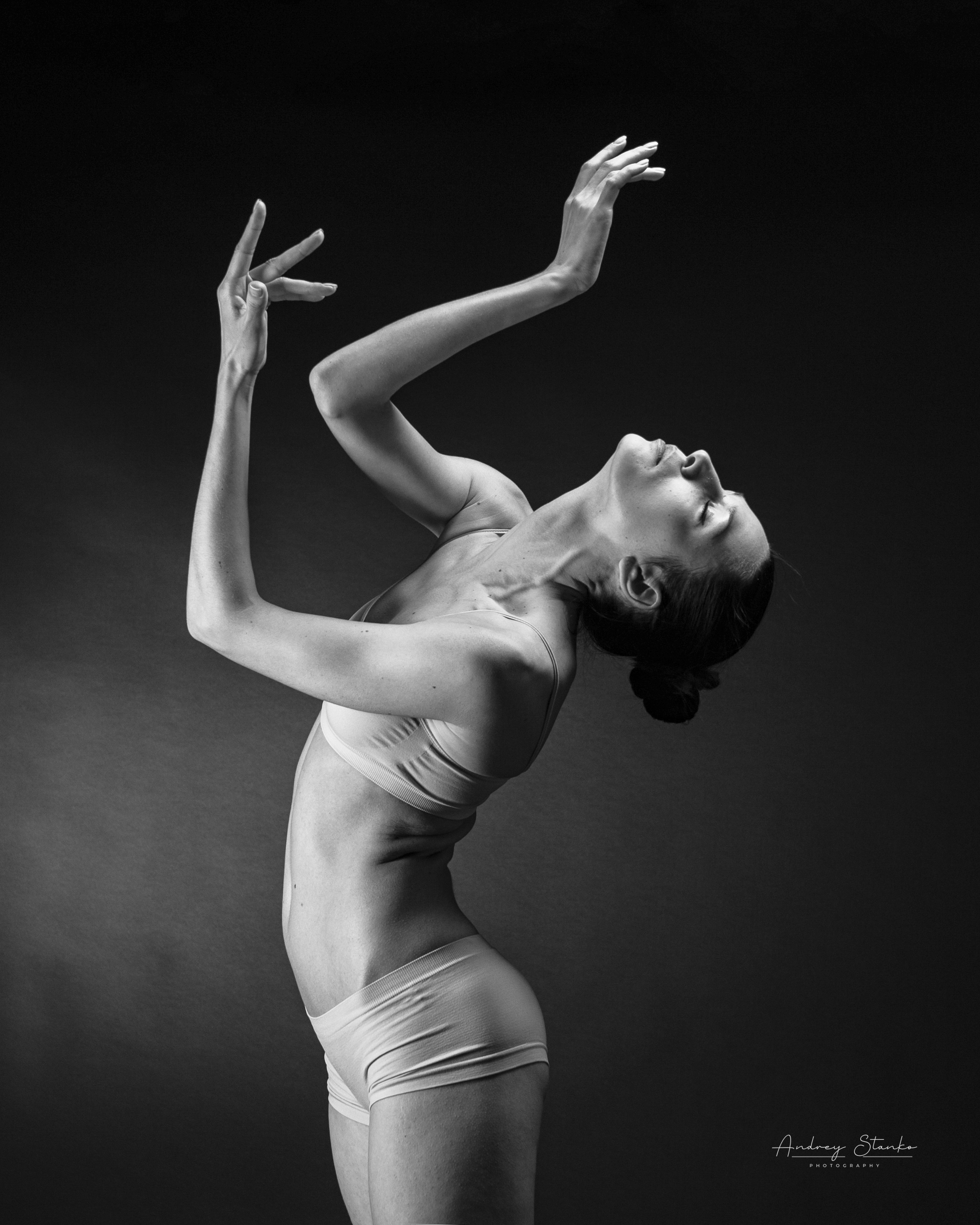 DANCE IN STUDIO. Awards winning photographer in Kauai, Hawaii