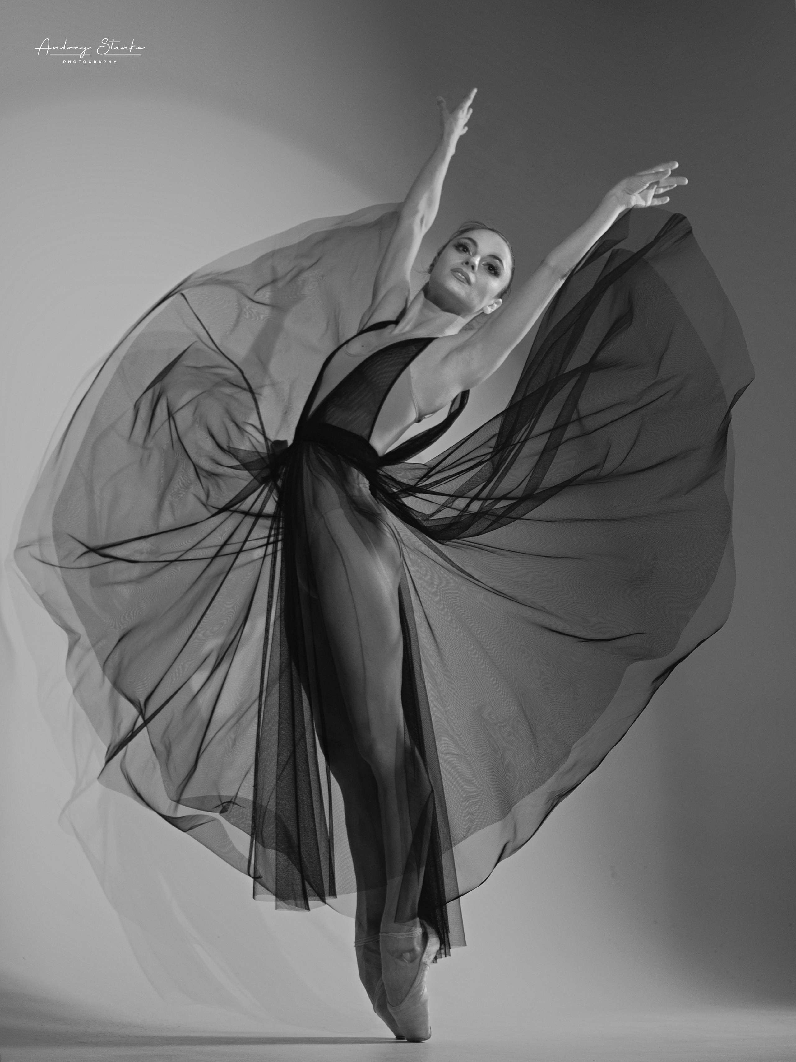 DANCE IN STUDIO. Awards winning photographer in Kauai, Hawaii