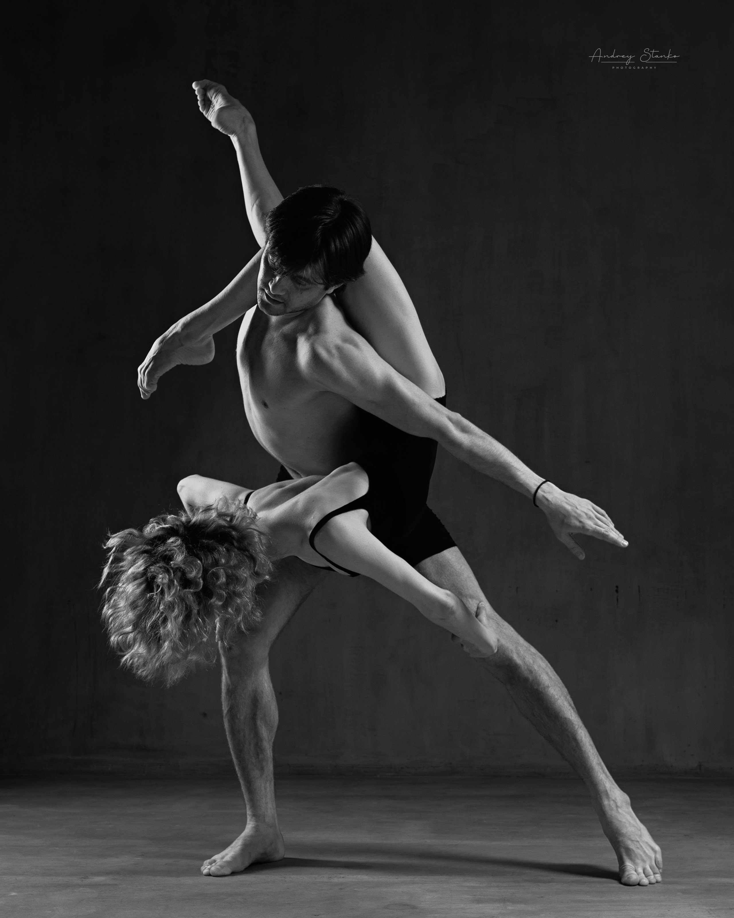 DANCE IN STUDIO. Awards winning photographer in Kauai, Hawaii