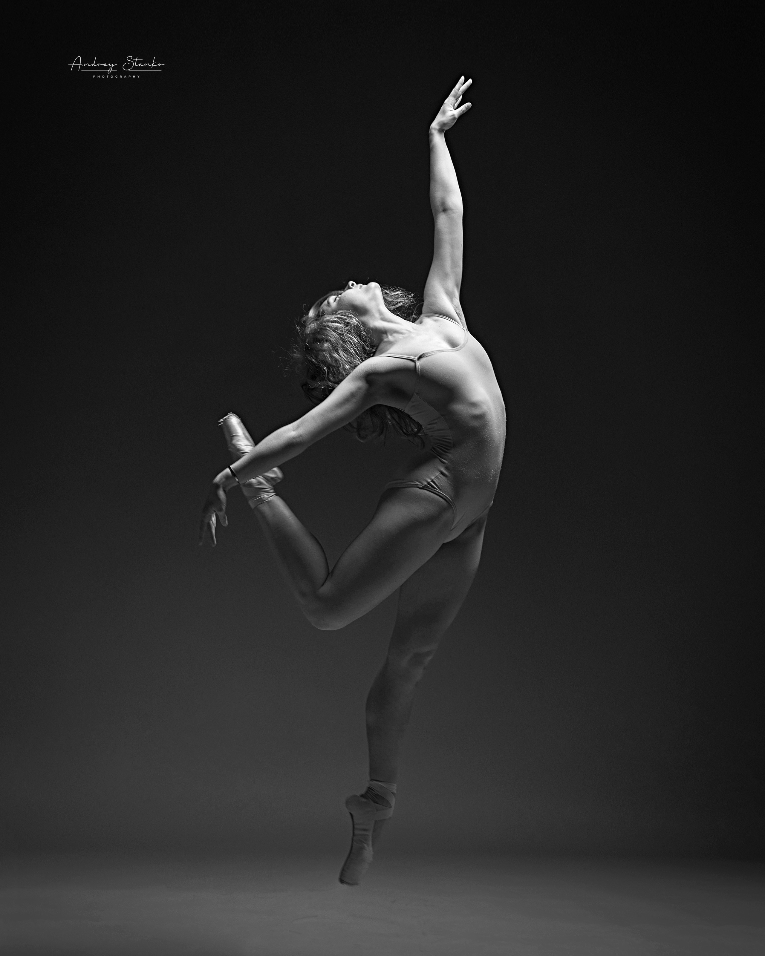 DANCE IN STUDIO. Awards winning photographer in Kauai, Hawaii