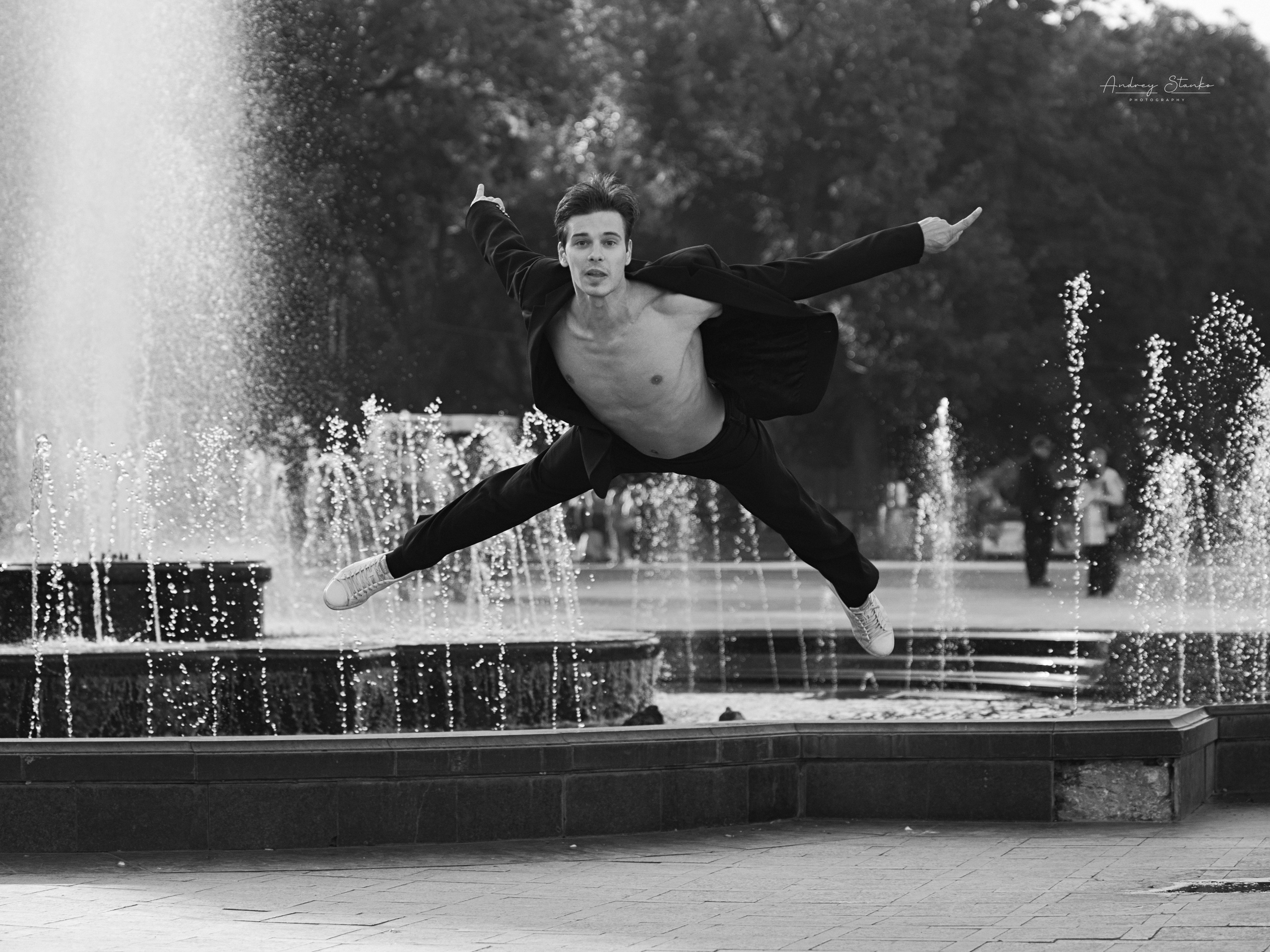 DANCE IN LVIV, UKRAINE. Awards winning photographer in Kauai, Hawaii