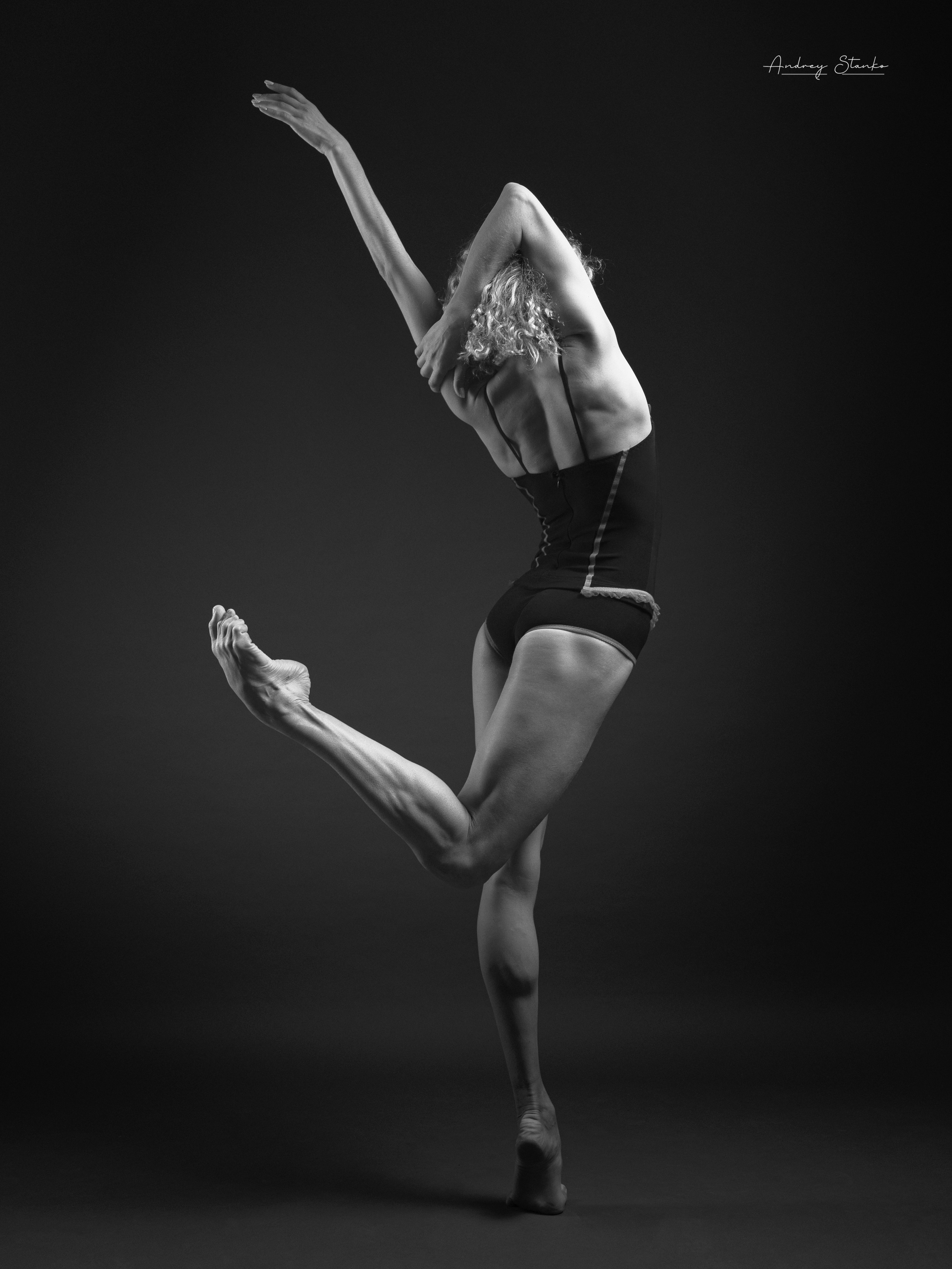 DANCE IN STUDIO. Awards winning photographer in Kauai, Hawaii