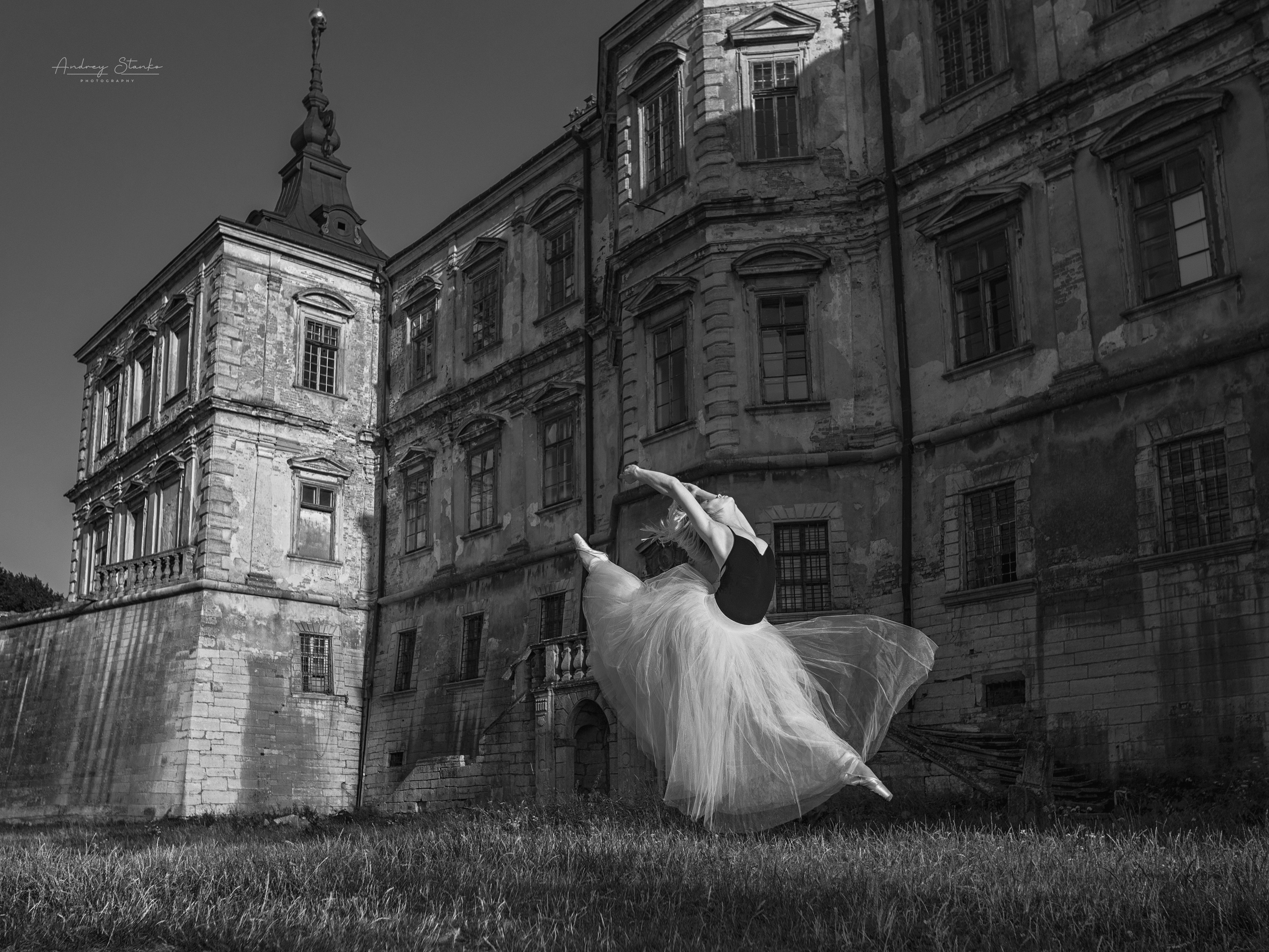 DANCE IN LVIV, UKRAINE. Awards winning photographer in Kauai, Hawaii