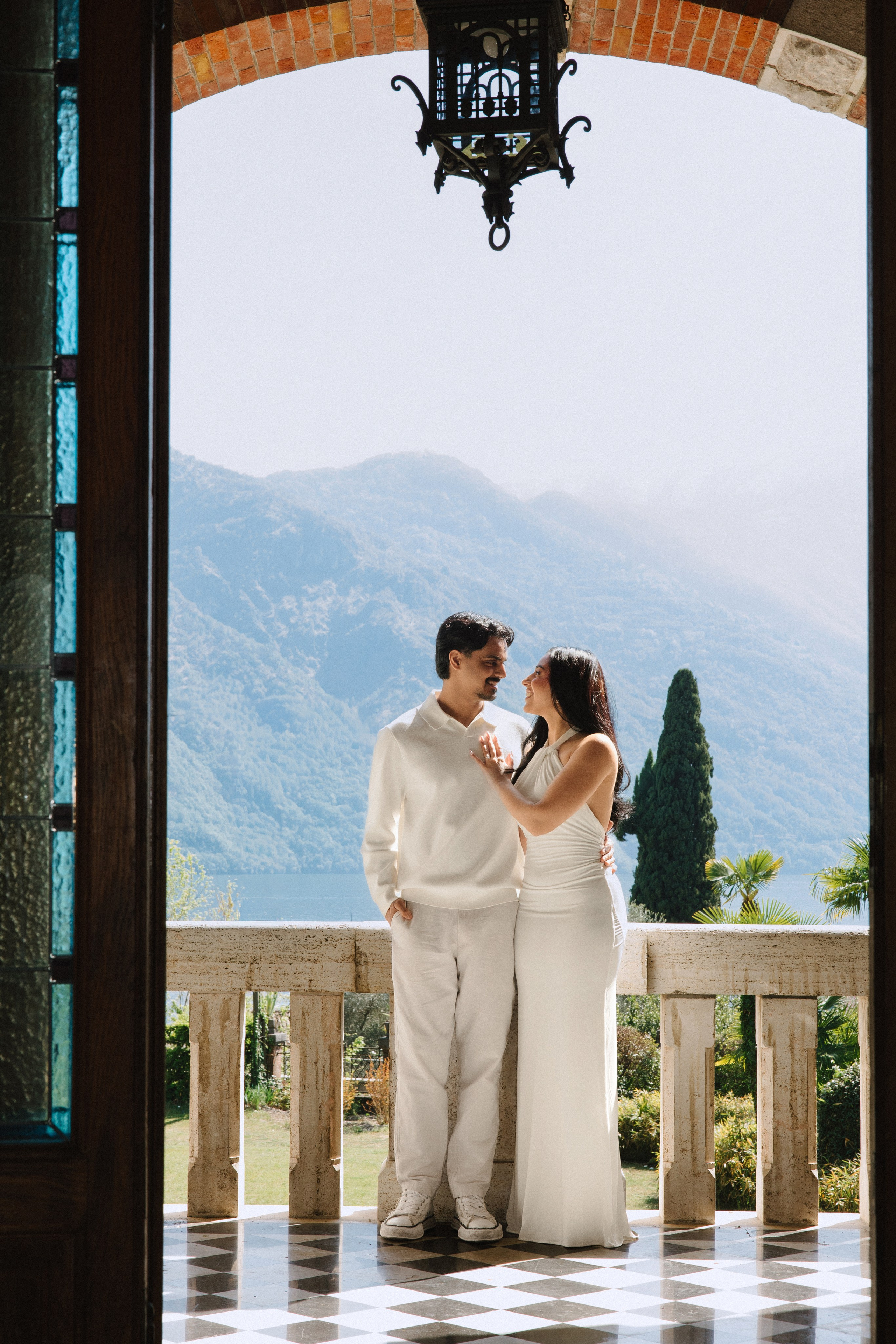 Vish & Kajal. Wedding photographer in Italy