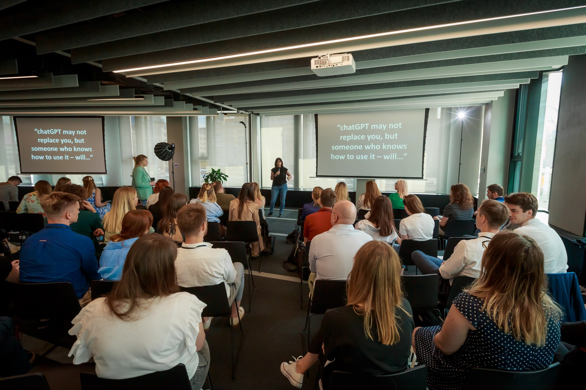 WYDARZENIA BIZNESOWE. Fotograf w Warszawie-Konstantin Golubev