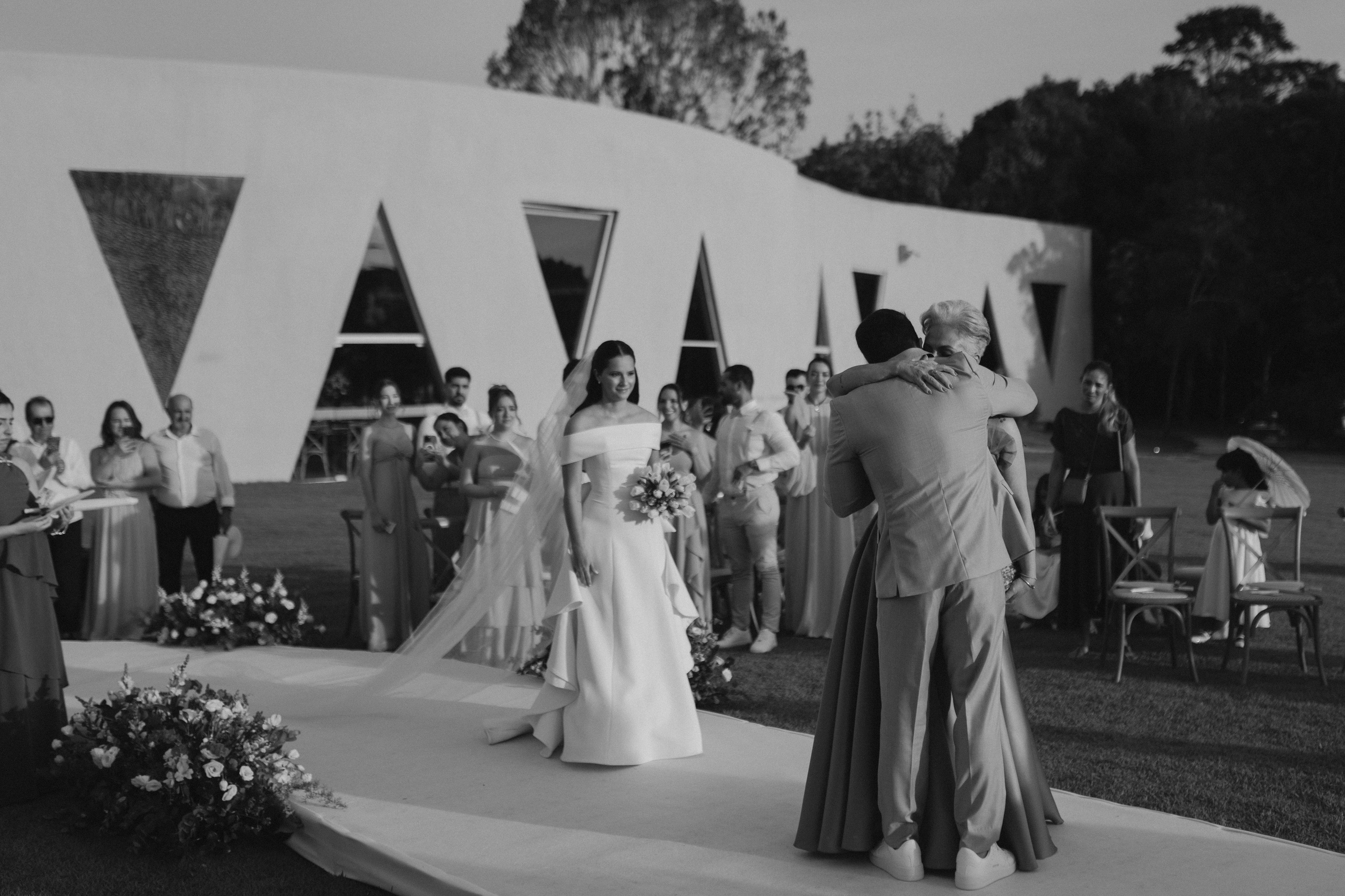 THAIS & RAFAEL L’Occitane Trancoso. Vitor Braga Fotografia | Destination Wedding Photographer