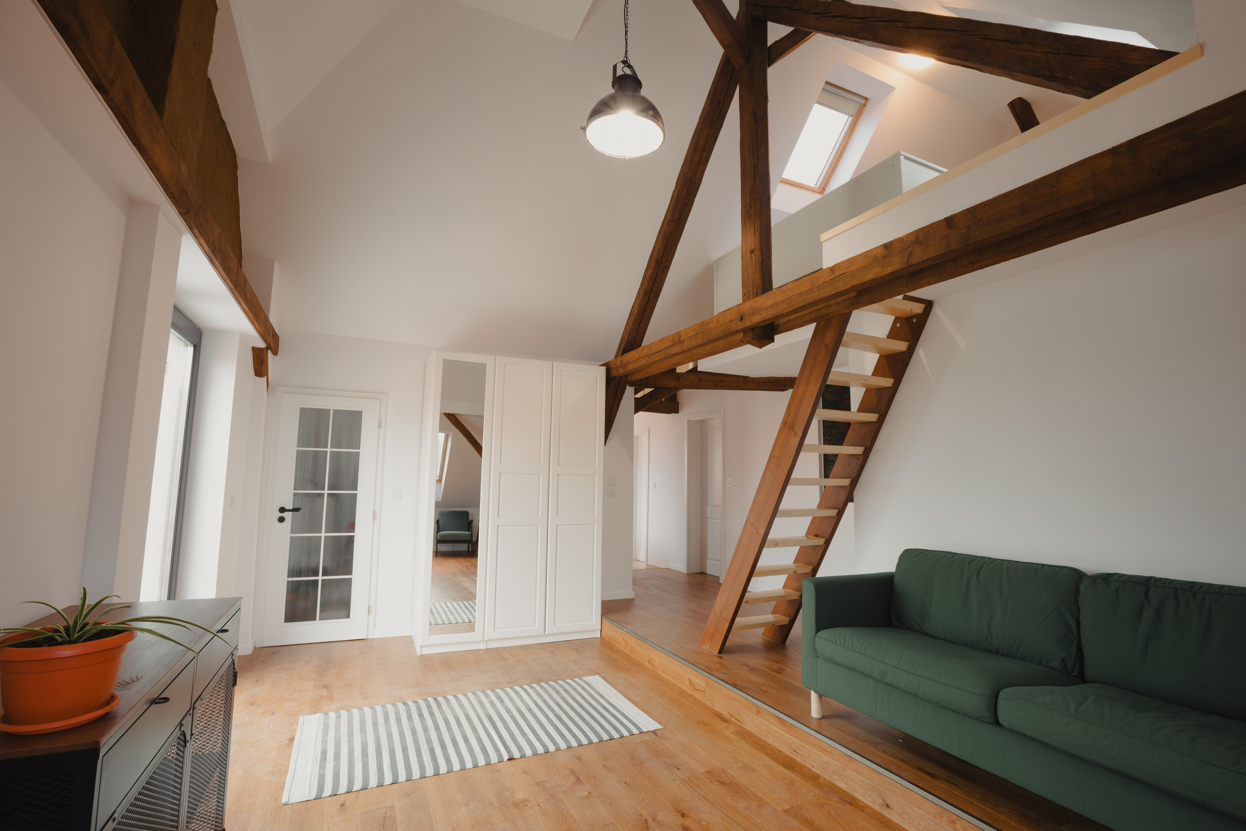 Interioare și Spații - Foto