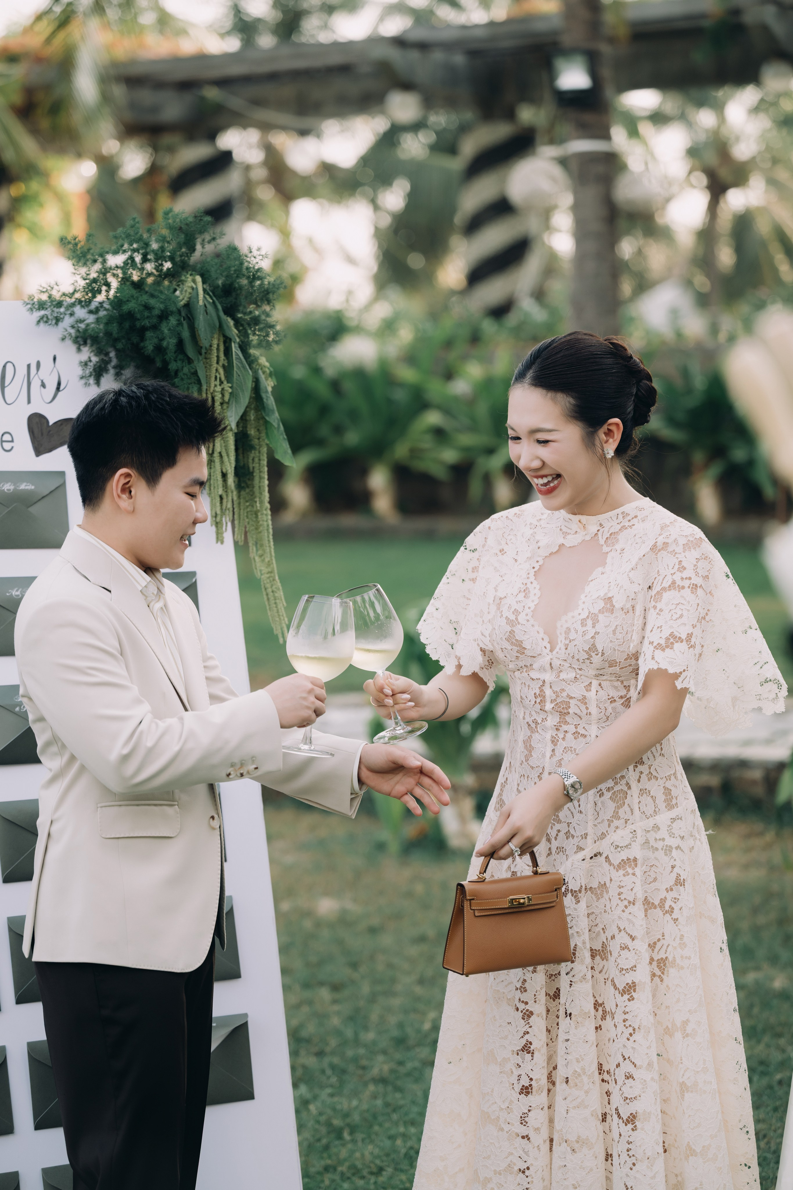 DIEU & THINH/Destination Wedding. Nhiếp ảnh gia đám cưới hàng đầu tại Thành Phố Hồ Chí Minh