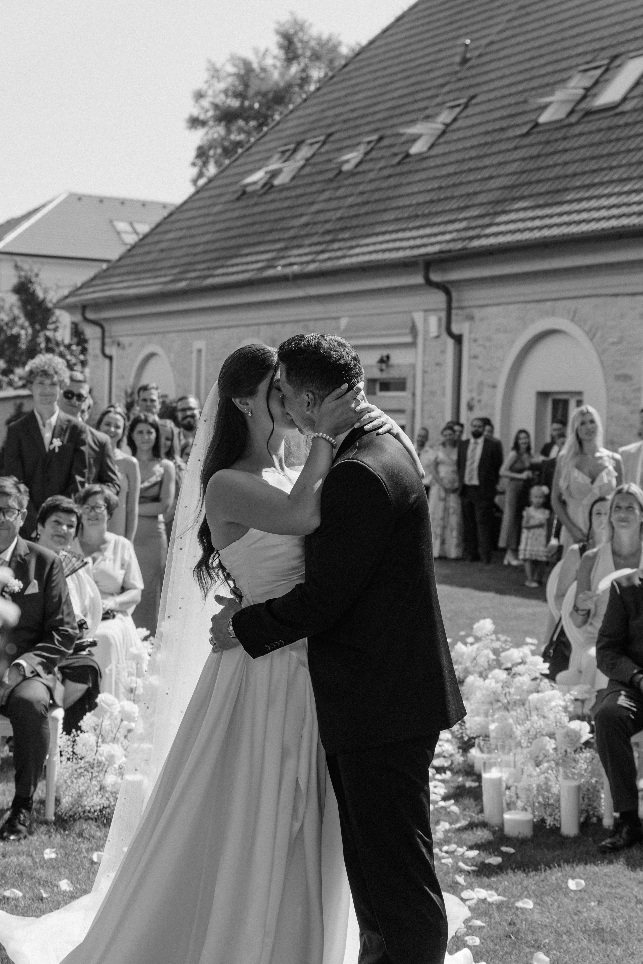 Wedding moments at Na Kmine