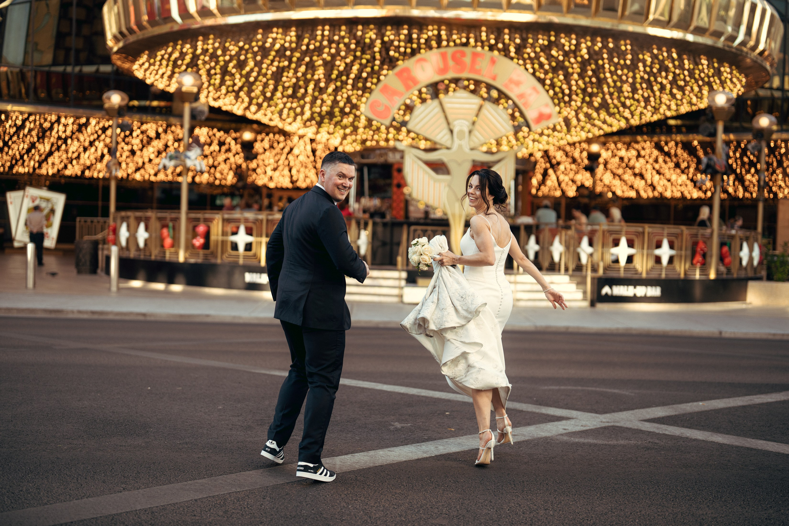 Lara&Dan. Wedding & elopement photographer Viktoriya Kravtsov. Las Vegas
