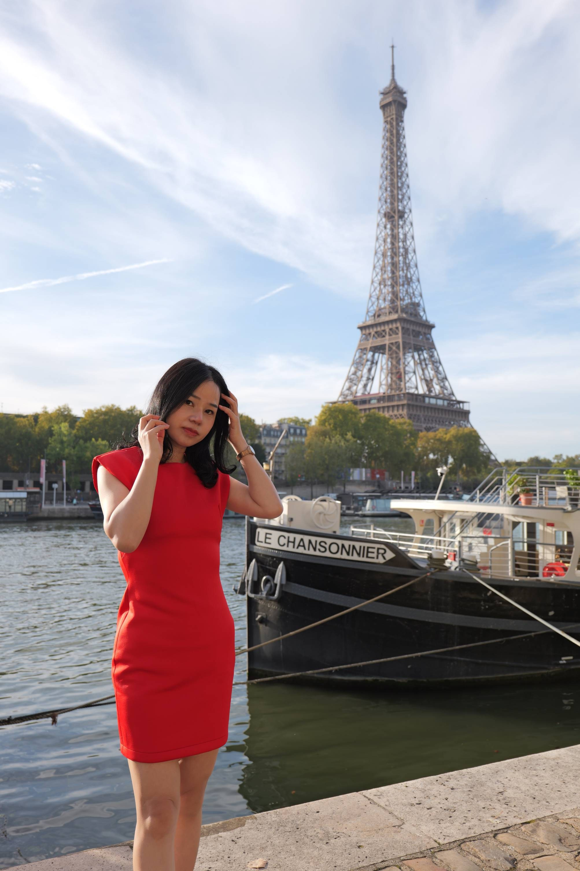 EiffelTower. Lifestyle & Travel Portrait photography in Paris Shyl