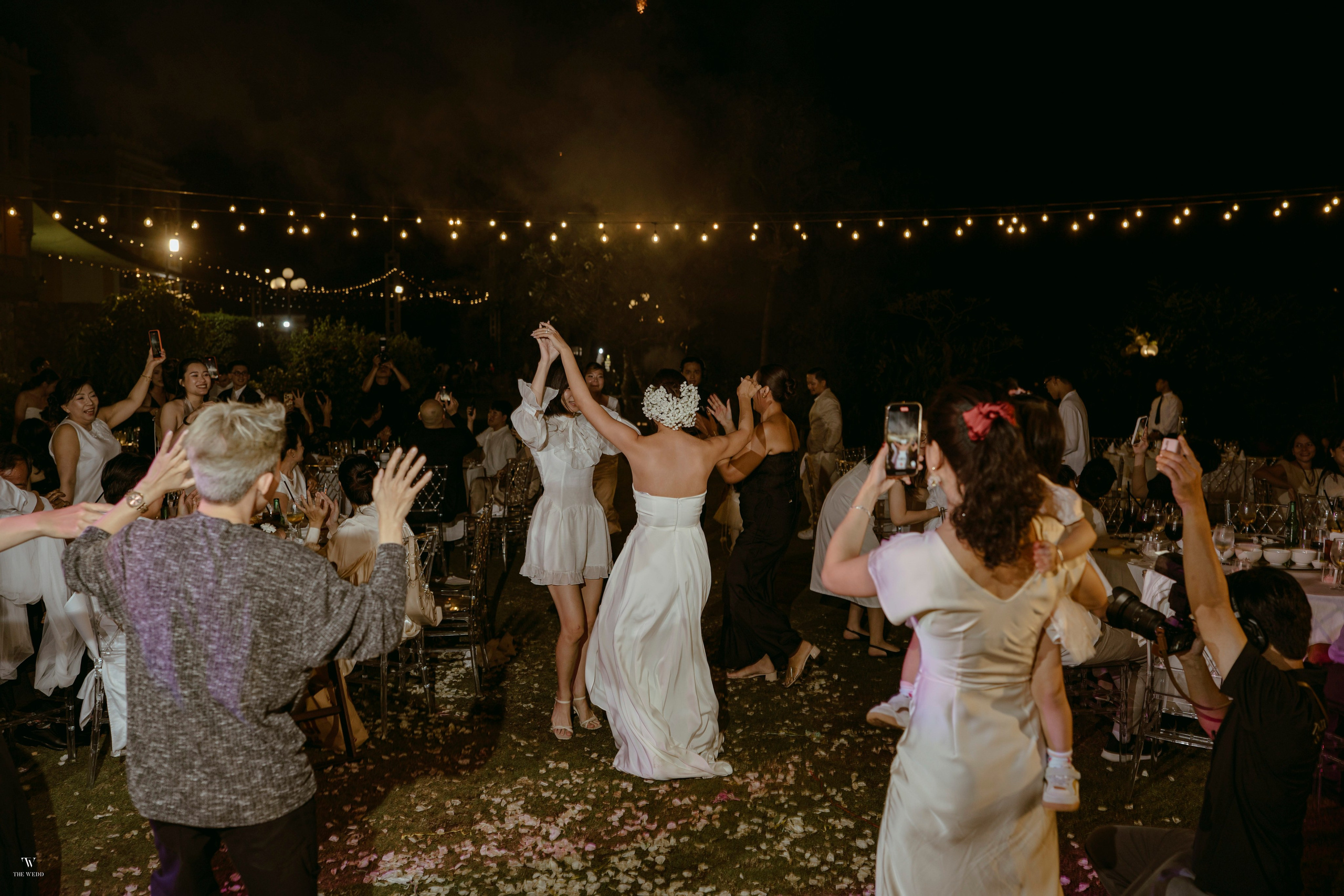 ALEX & NICOLE. WEDDING PHOTOGRAPHER IN VIETNAM