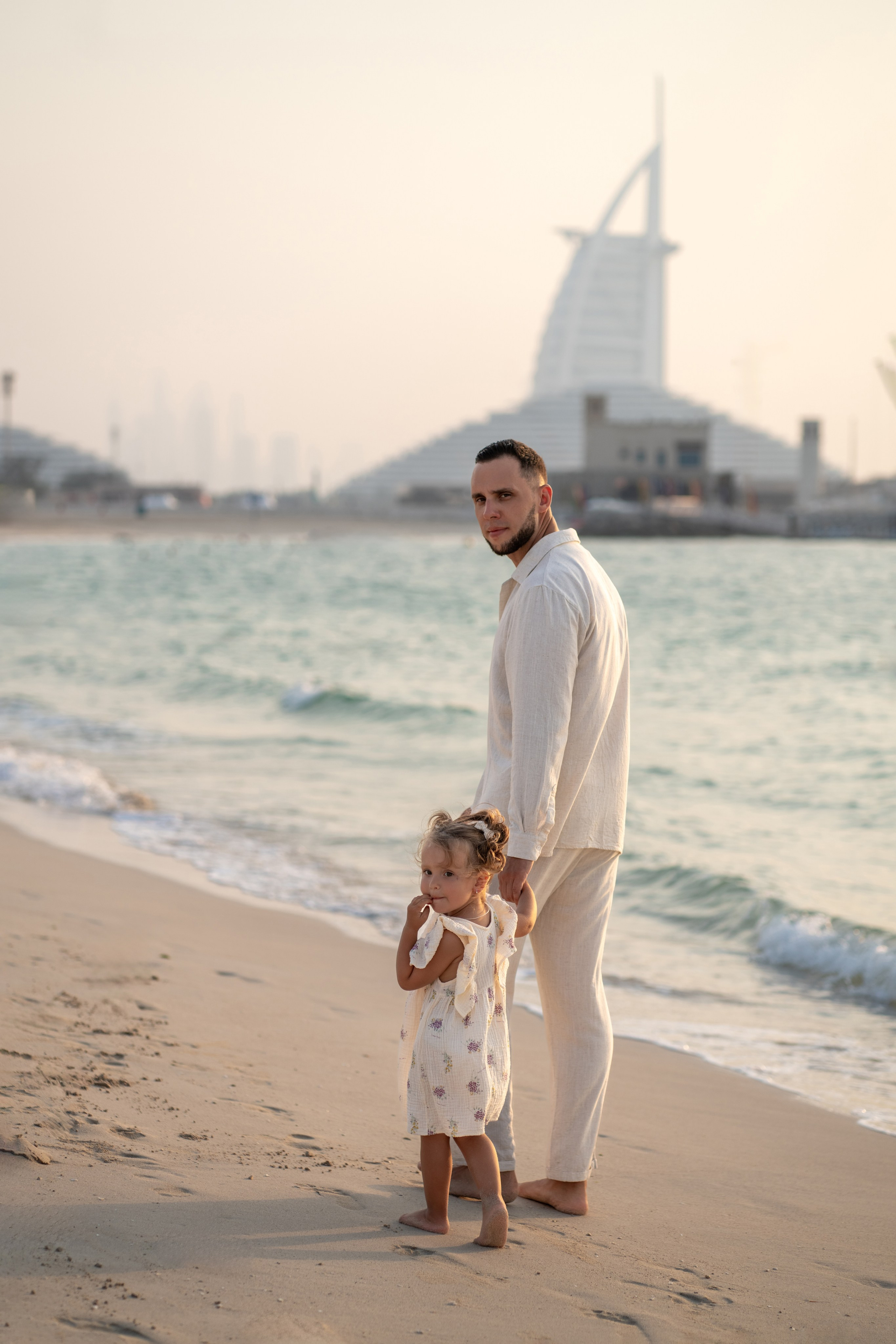 Golden hour, growing love. Angela Iakovleva — Family Photographer in Dubai