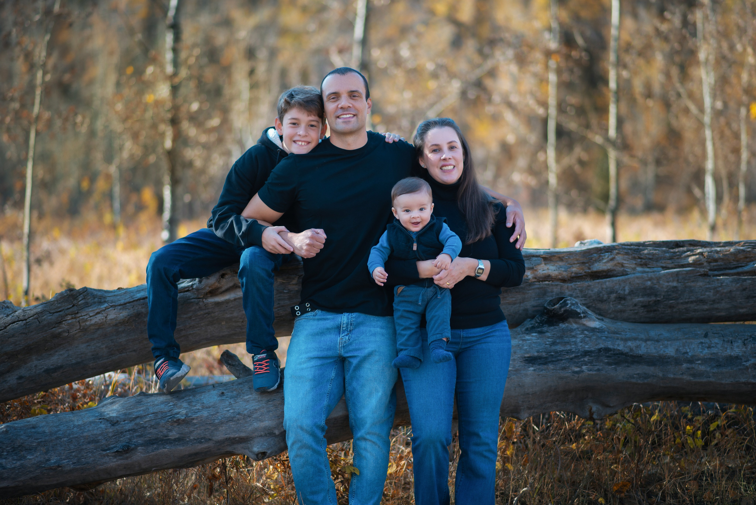 Manuela’s Family. Carlos Lima Photography — Photographer in Calgary