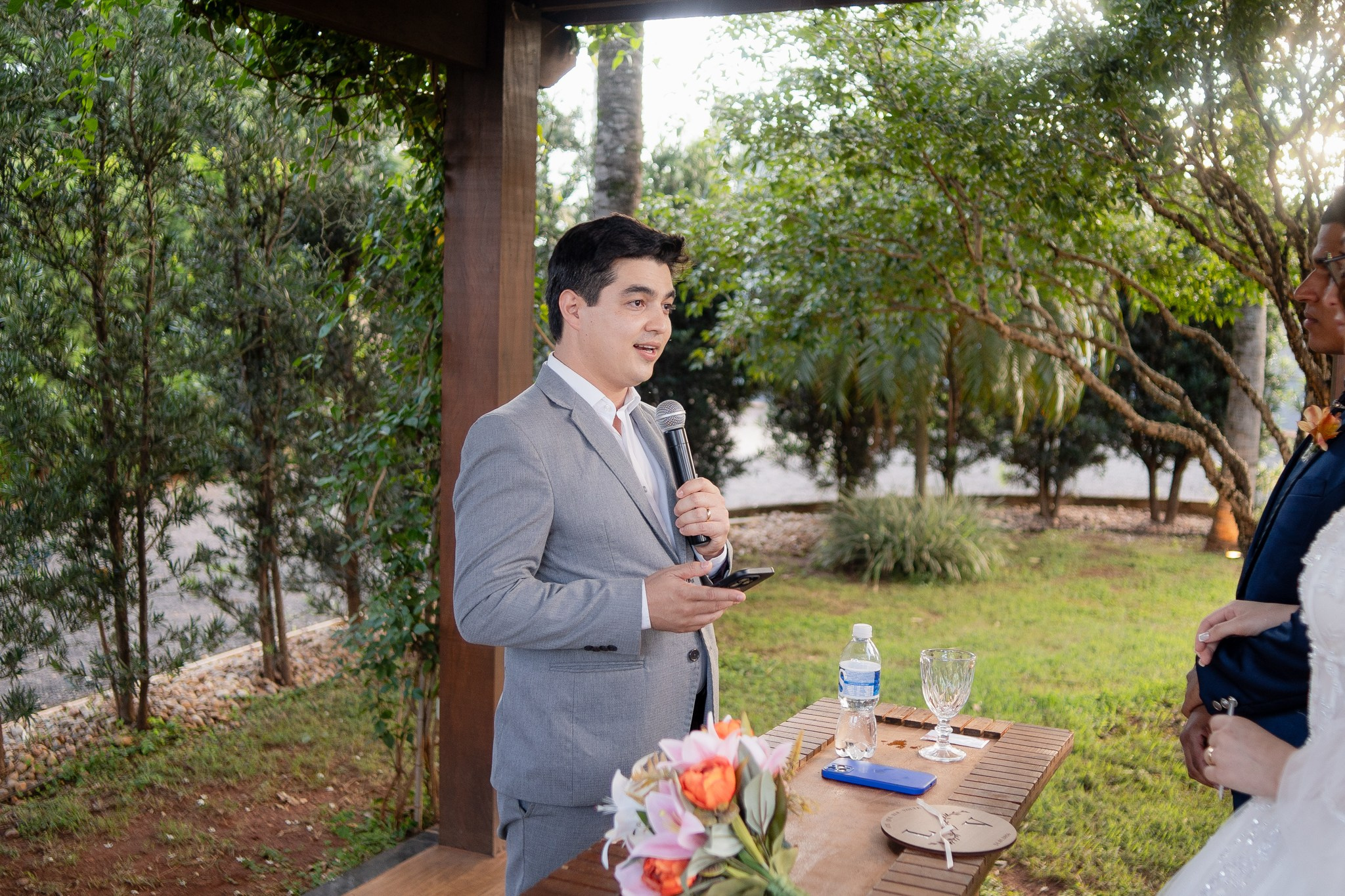 Larissa & Vinicius — Espaço Faveral / Aararaquara. Robson Colaço