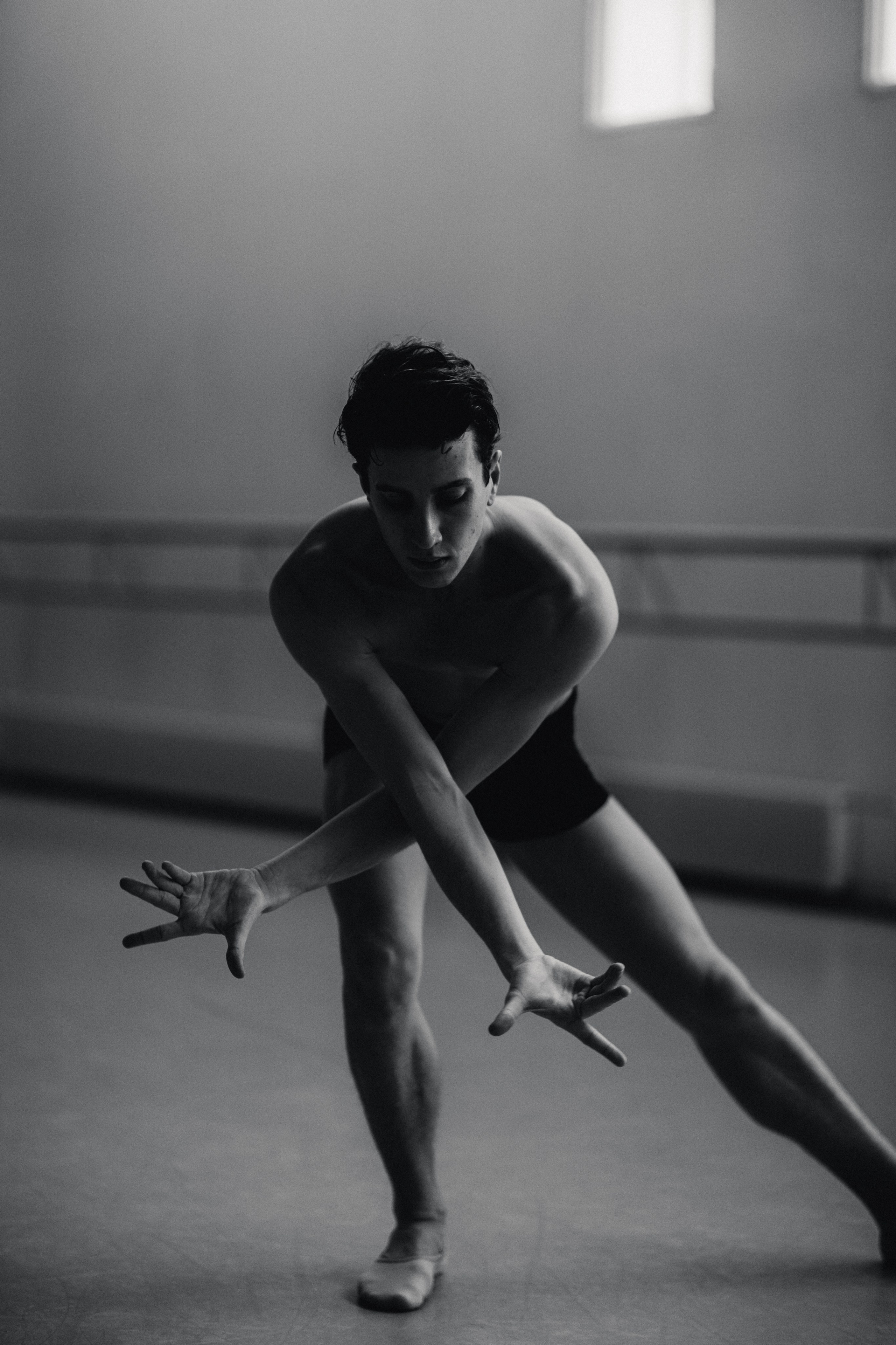 DANCERS. Victoria Olonen – Cinematic Portrait Artist | Helsinki & Europe