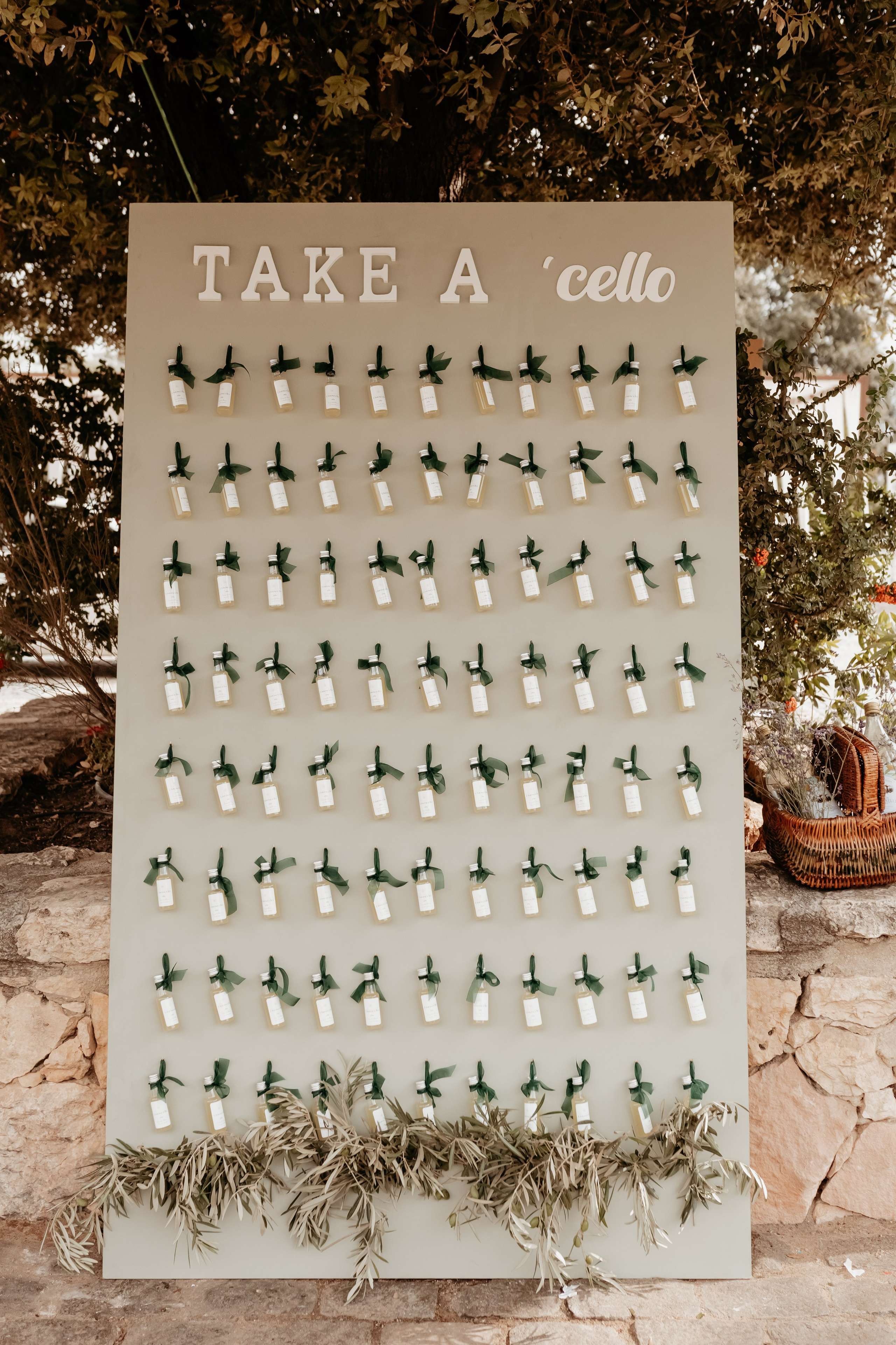 Boda en Bodegas Francisco Gómez Villena Inés y Alex - Ramoné Fotografía. Ramoné Fotografía · Fotógrafo de Bodas en Alicante, Murcia y Valencia | Reportaje Natural y Documental