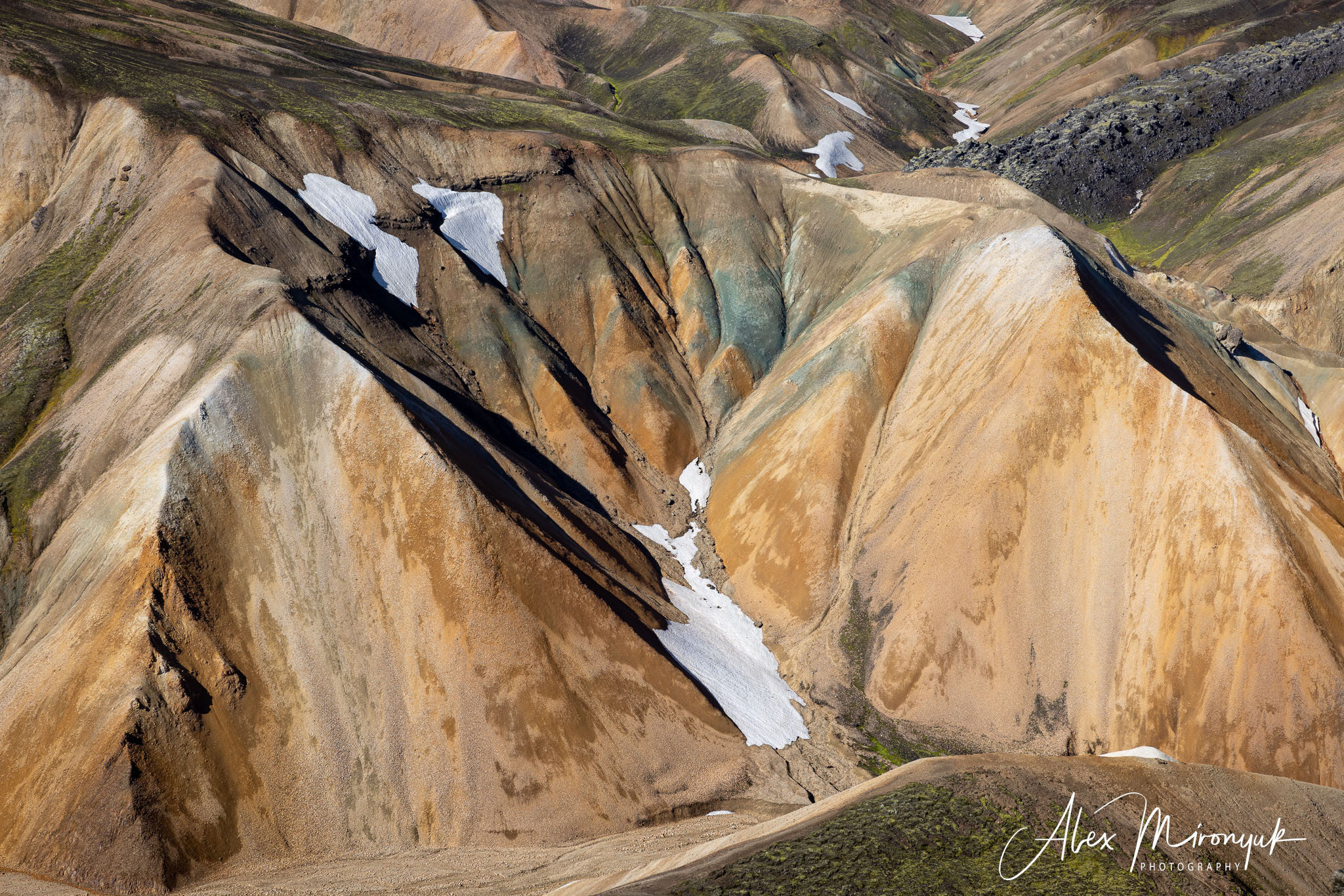 Iceland Hiking Adventure. Pet, Senior, Landscape, portrait studio, photographer in Miami and Sou