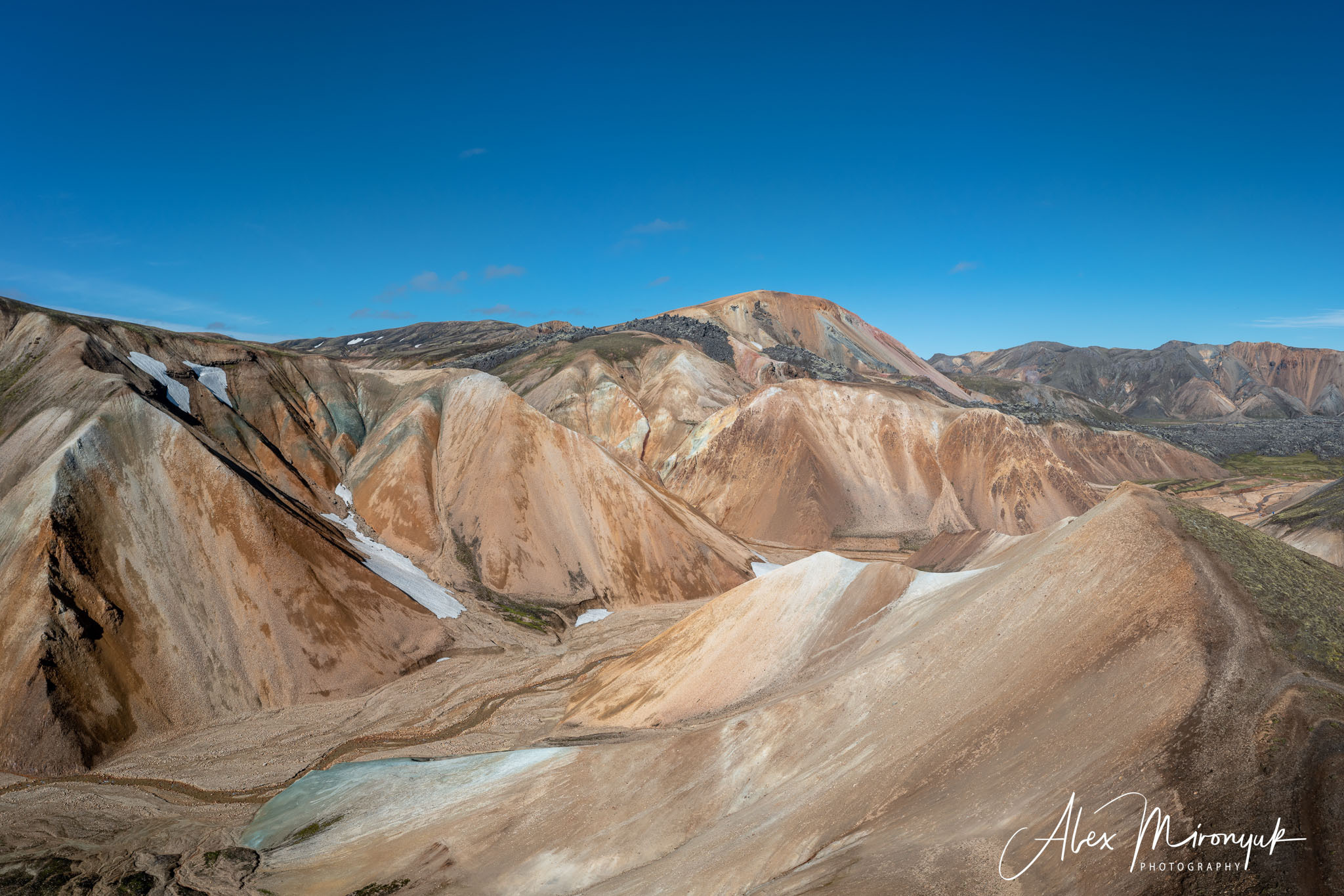 Iceland Hiking Adventure. Pet, Senior, Landscape, portrait studio, photographer in Miami and Sou