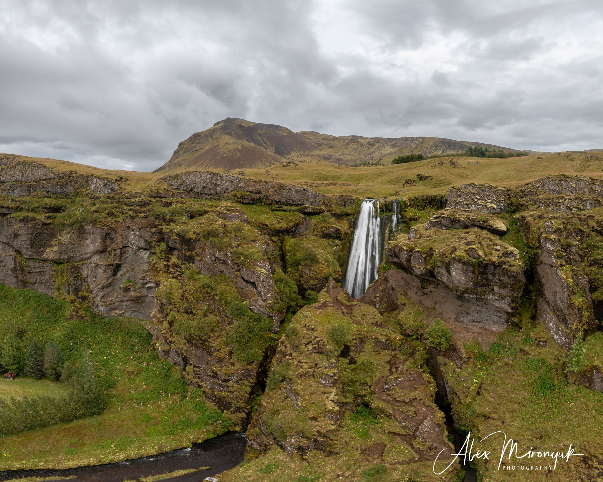 Iceland Hiking Adventure. Pet, Senior, Landscape, portrait studio, photographer in Miami and Sou