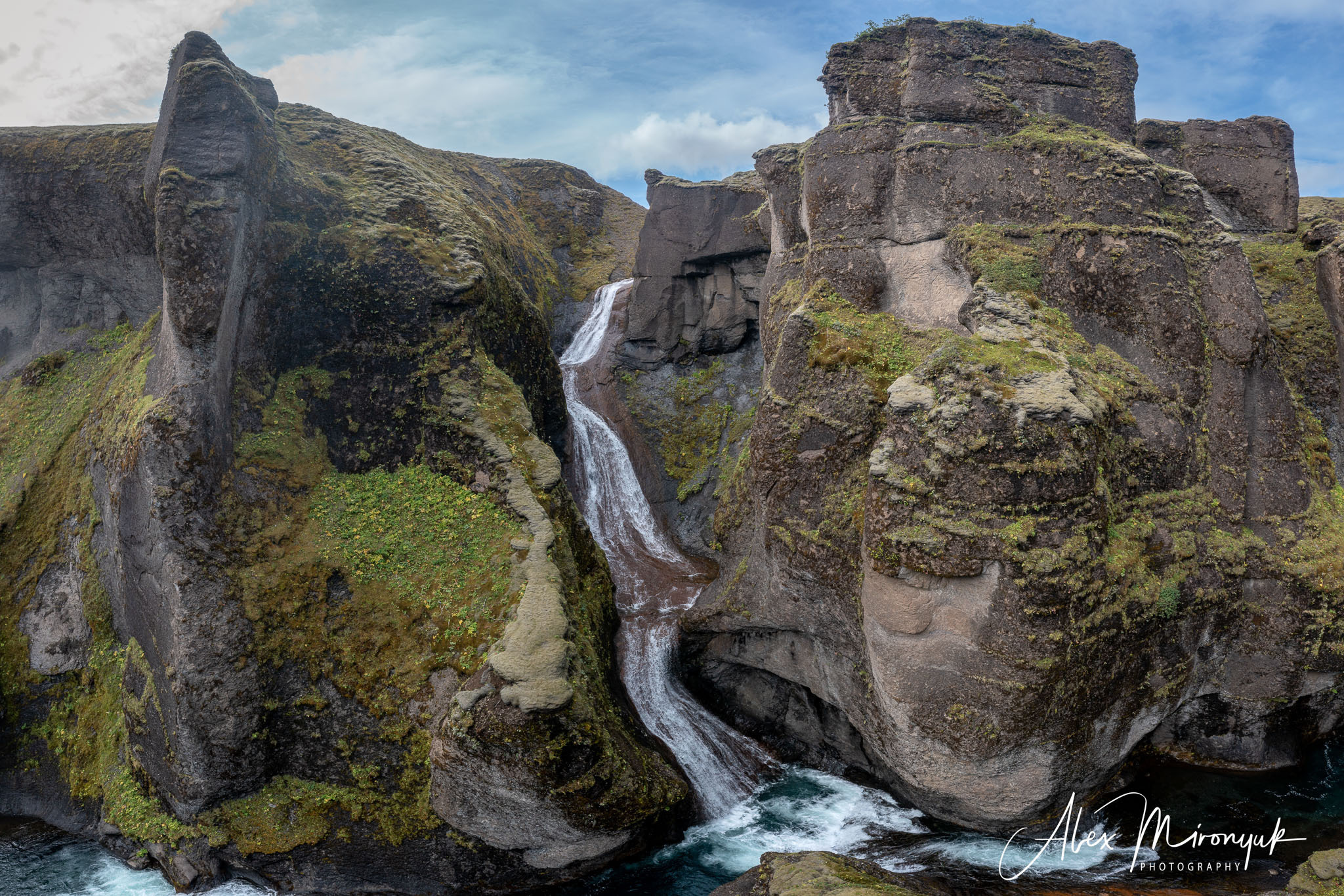 Iceland Hiking Adventure. Pet, Senior, Landscape, portrait studio, photographer in Miami and Sou