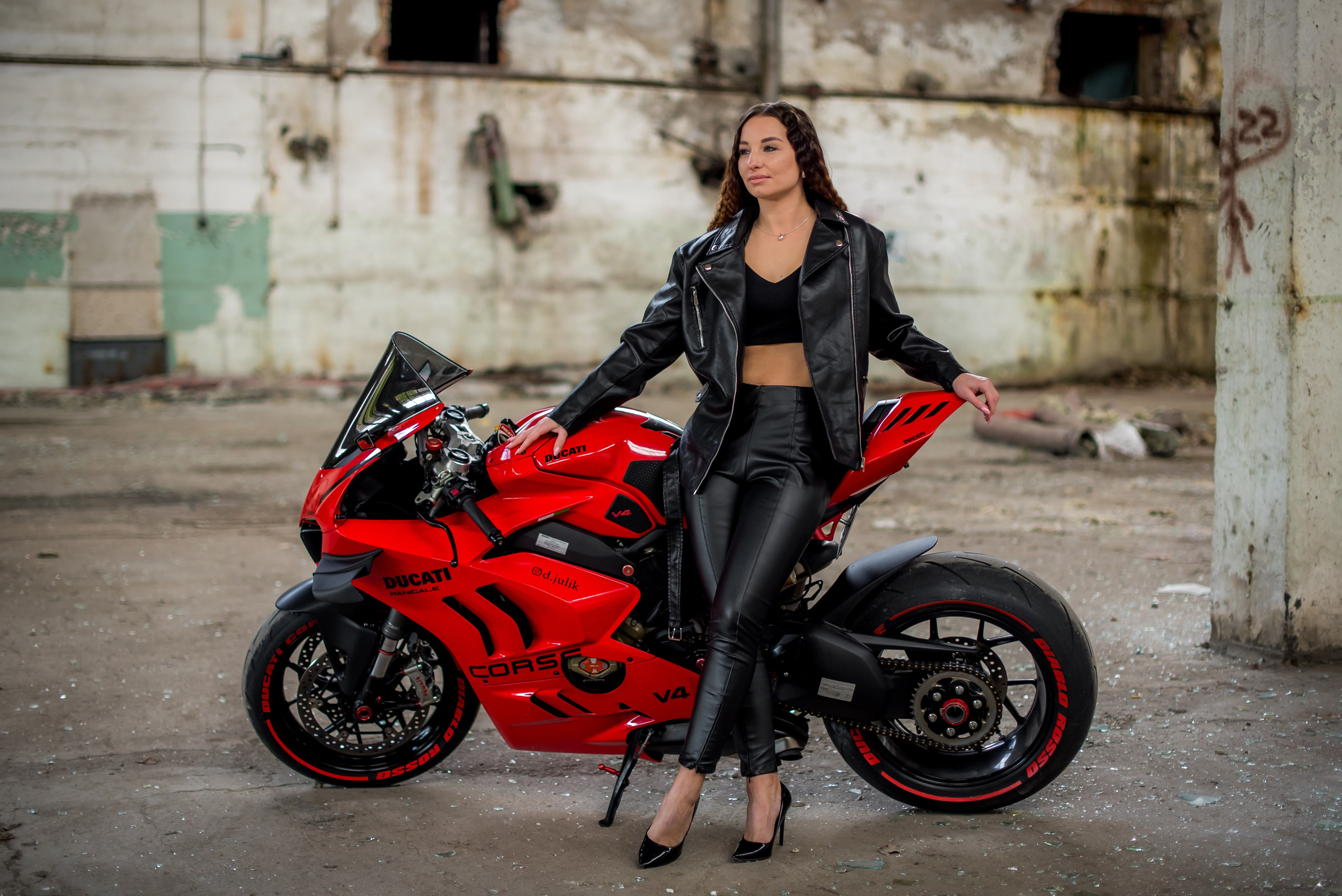 Фаина & Ducati. Свадебный фотограф. Европа. Свадьба. Латвия