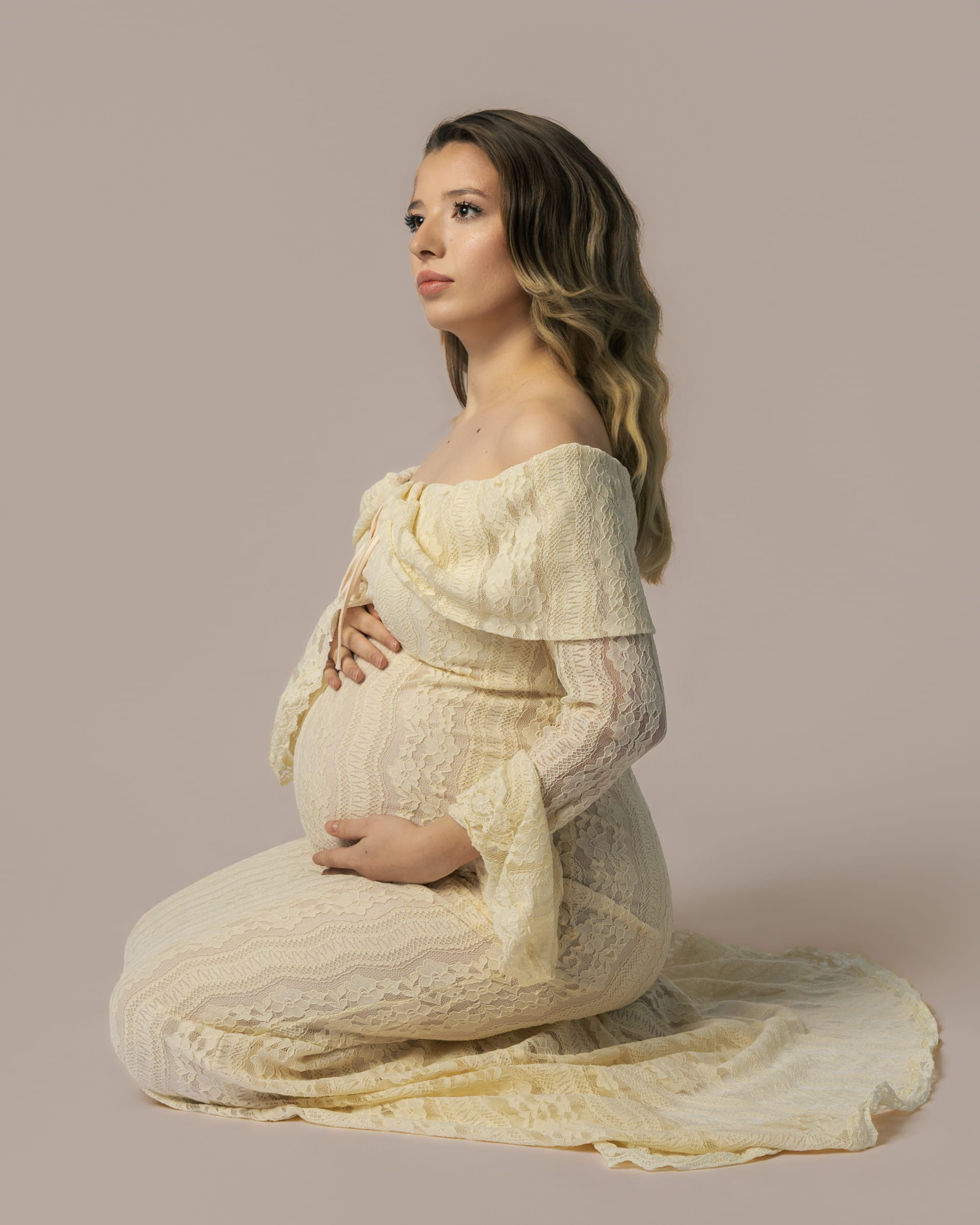 Elegant Studio Maternity Photography in Rotterdam