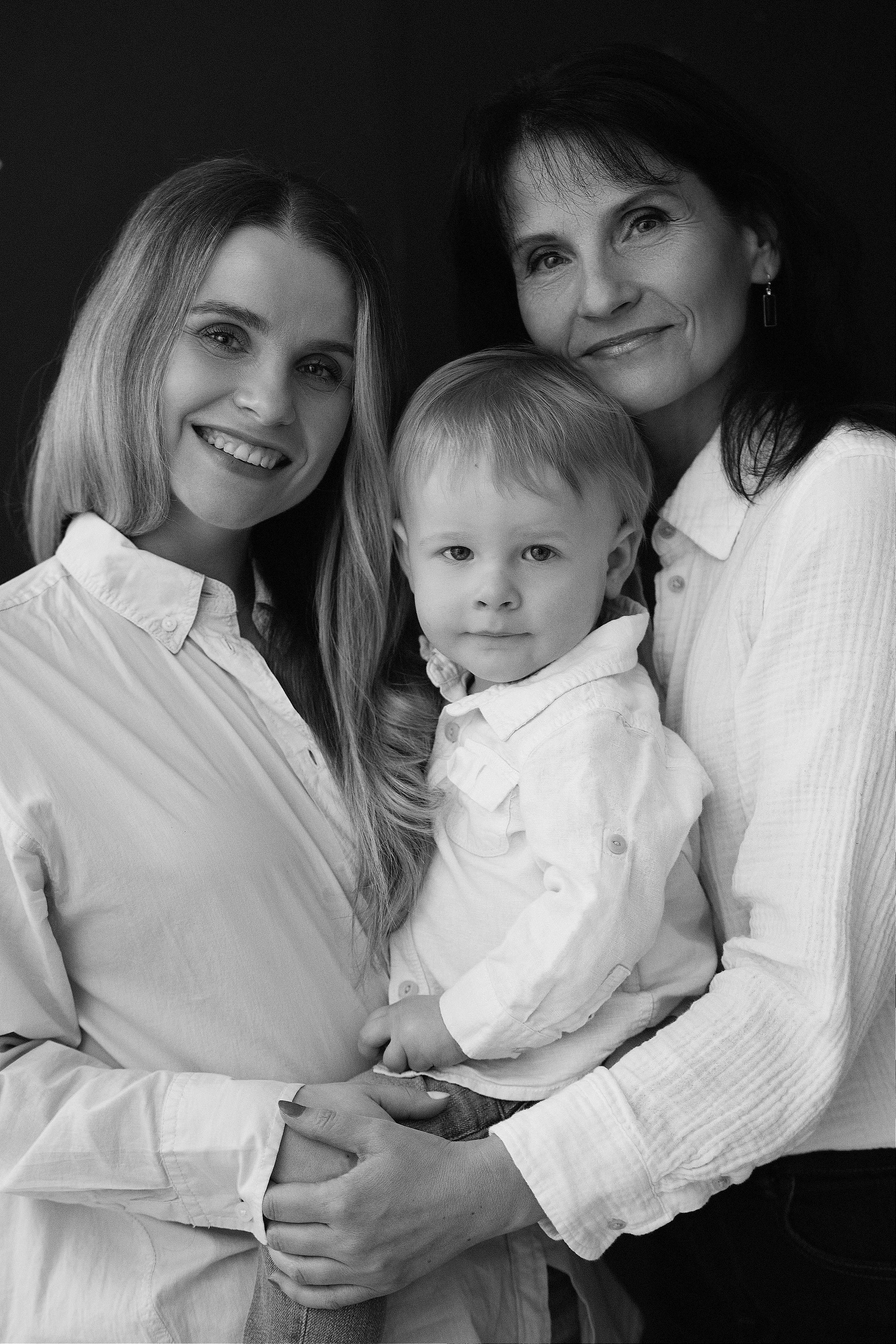 K. Rawnoir- Portrait photography by Daria Paliy.Timeless black&white portraits of women in NYC area