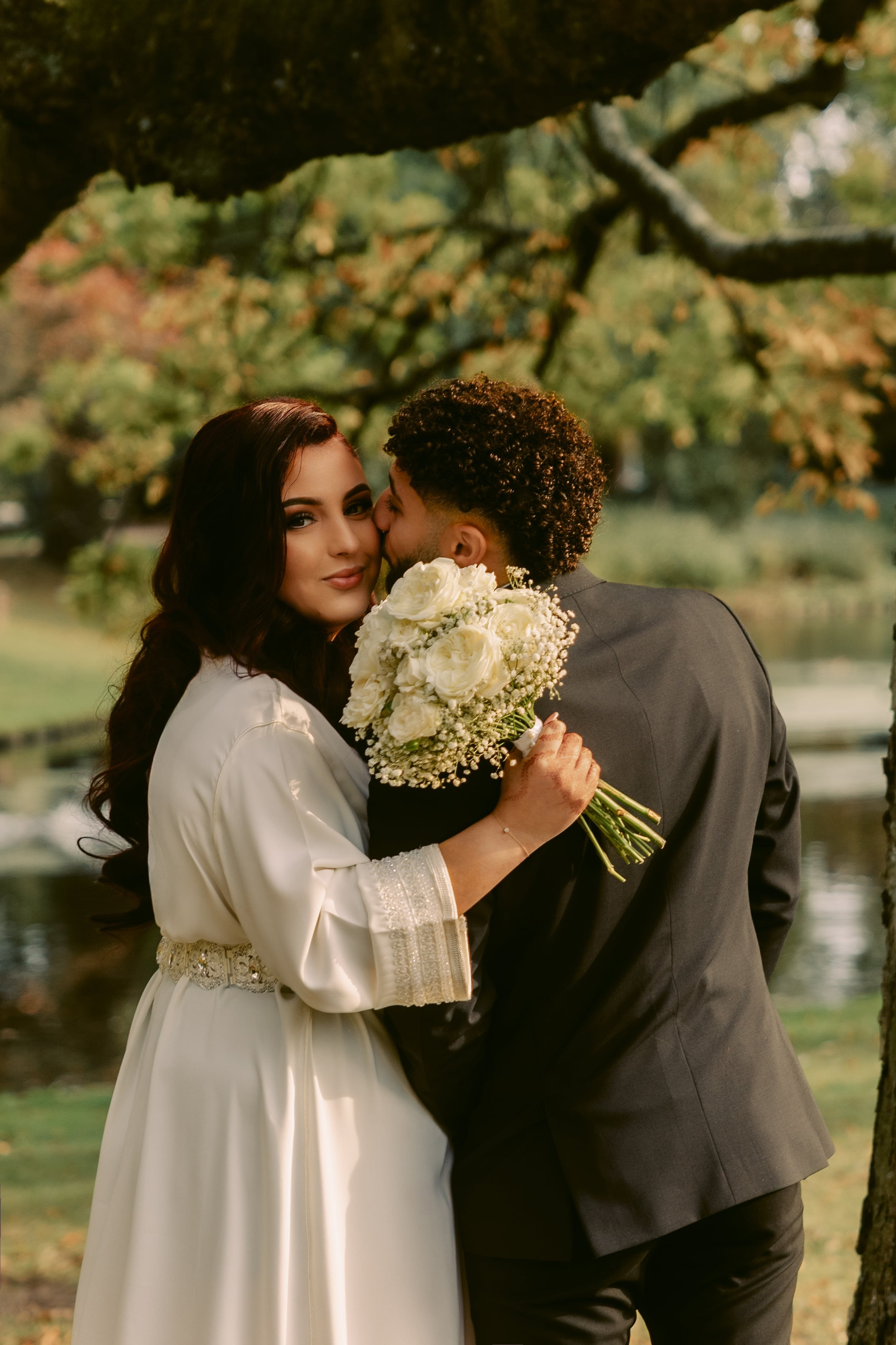 Autumn Wedding Photoshoot in Het Park, Rotterdam. Romantic & Soulful Photography by Natalia Olhova in Rotterdam