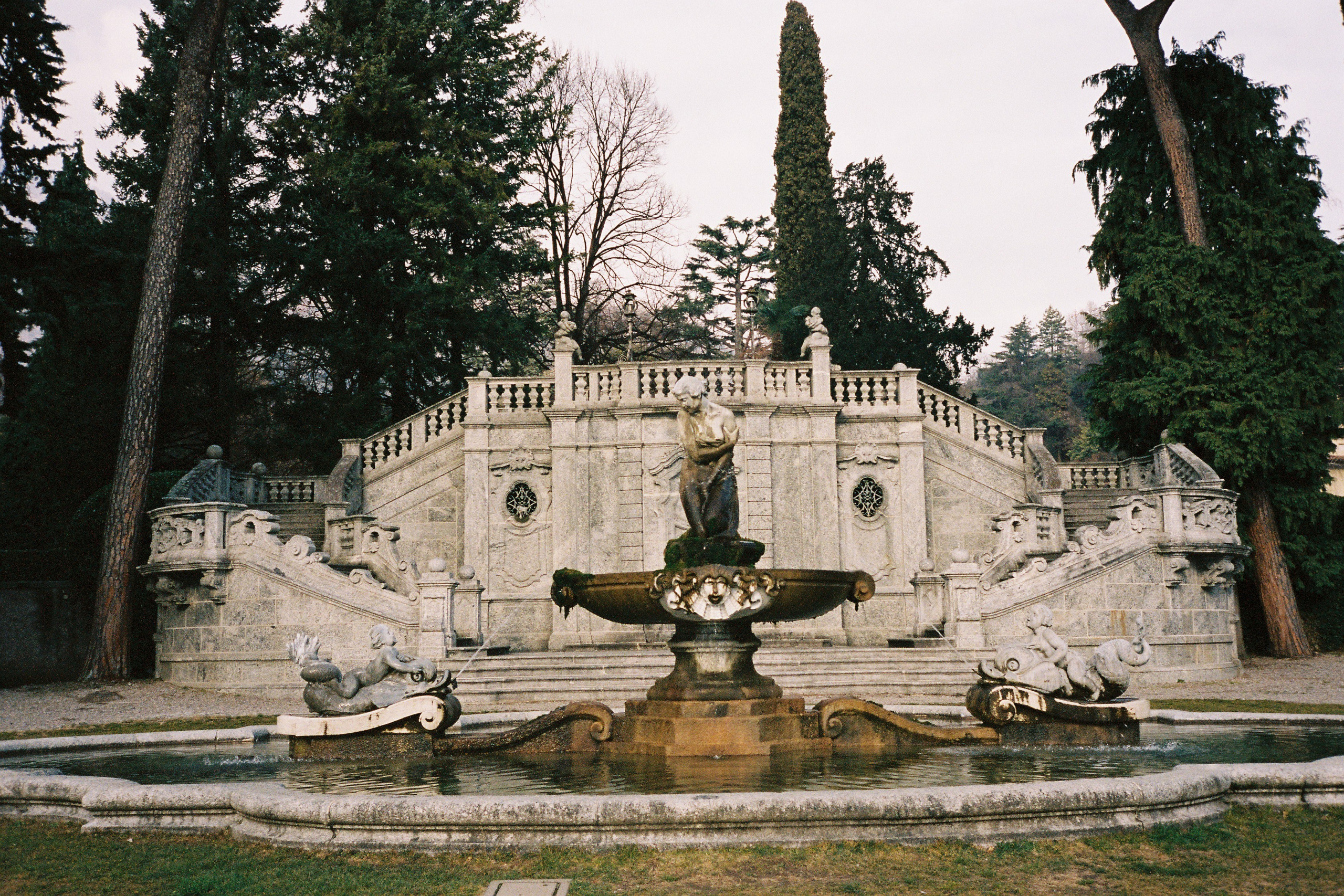 Lake Como Elopement | Sneak Peek. Wedding photographer in Italy