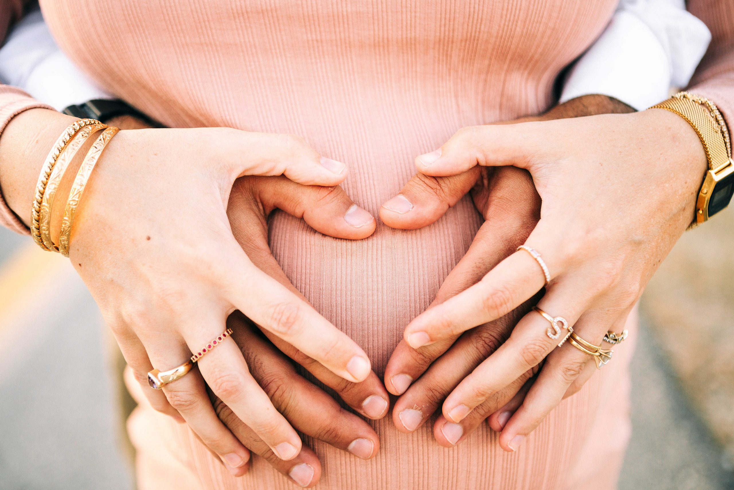 PREGNANT PHOTOSESSION IN THE DESERT. PHOTOGRAPHER IN ISRAEL