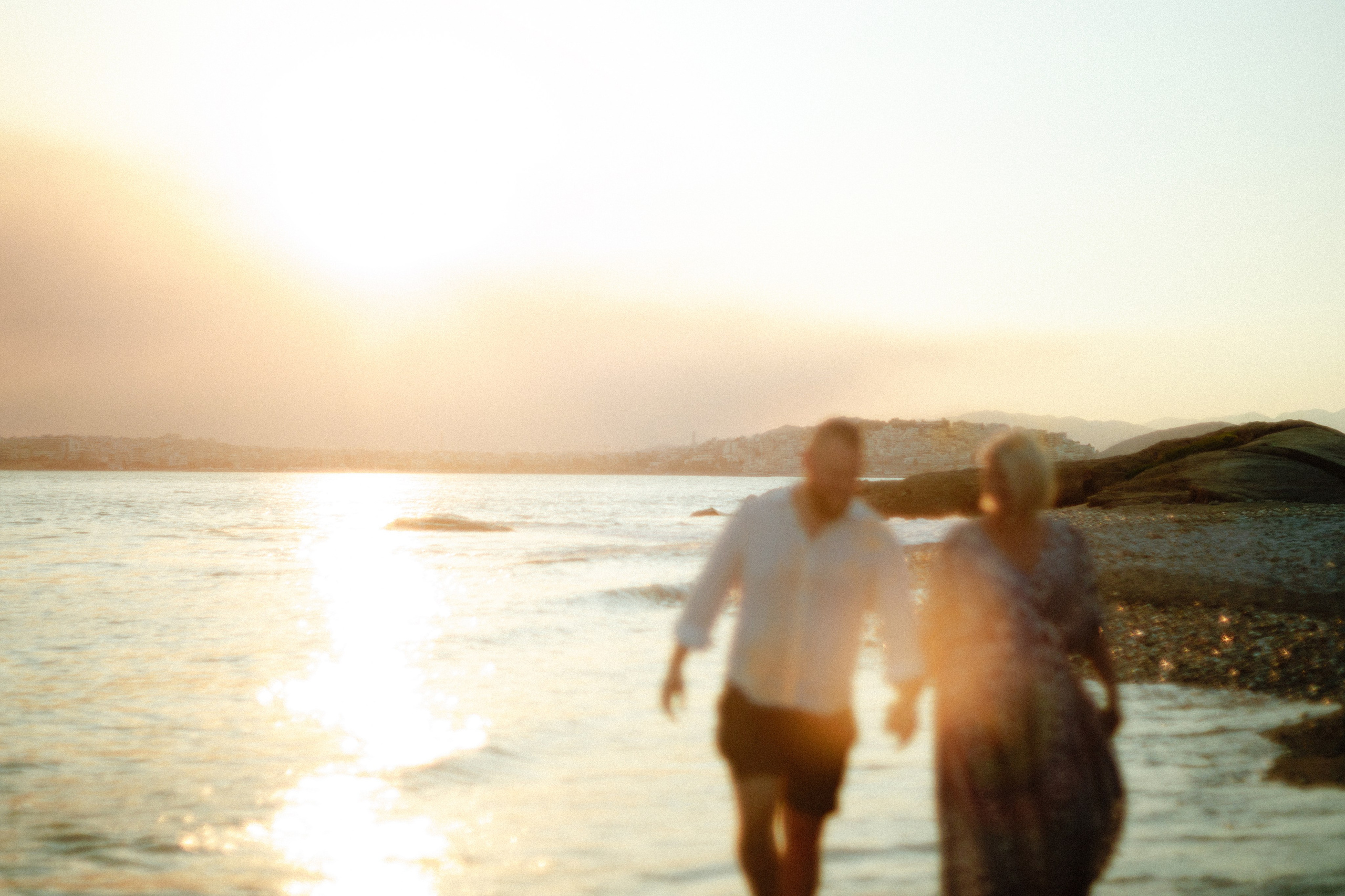 Jessi and Chris in Athenian riviera. Photographer in Greece Kristina