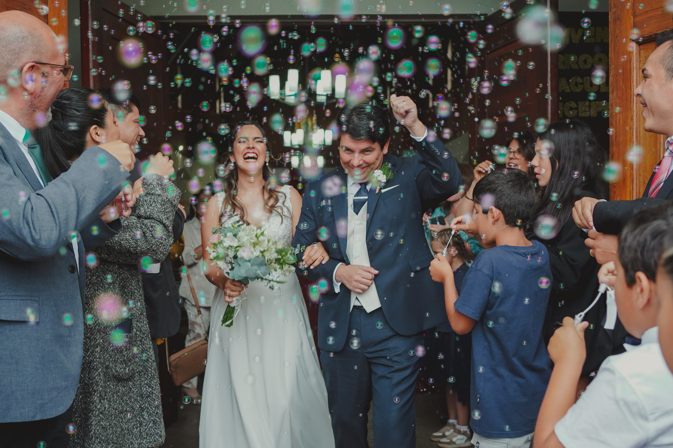 Fotógrafa documental de matrimonios en Osorno, Puerto Varas y alrededores · Marcela Angulo