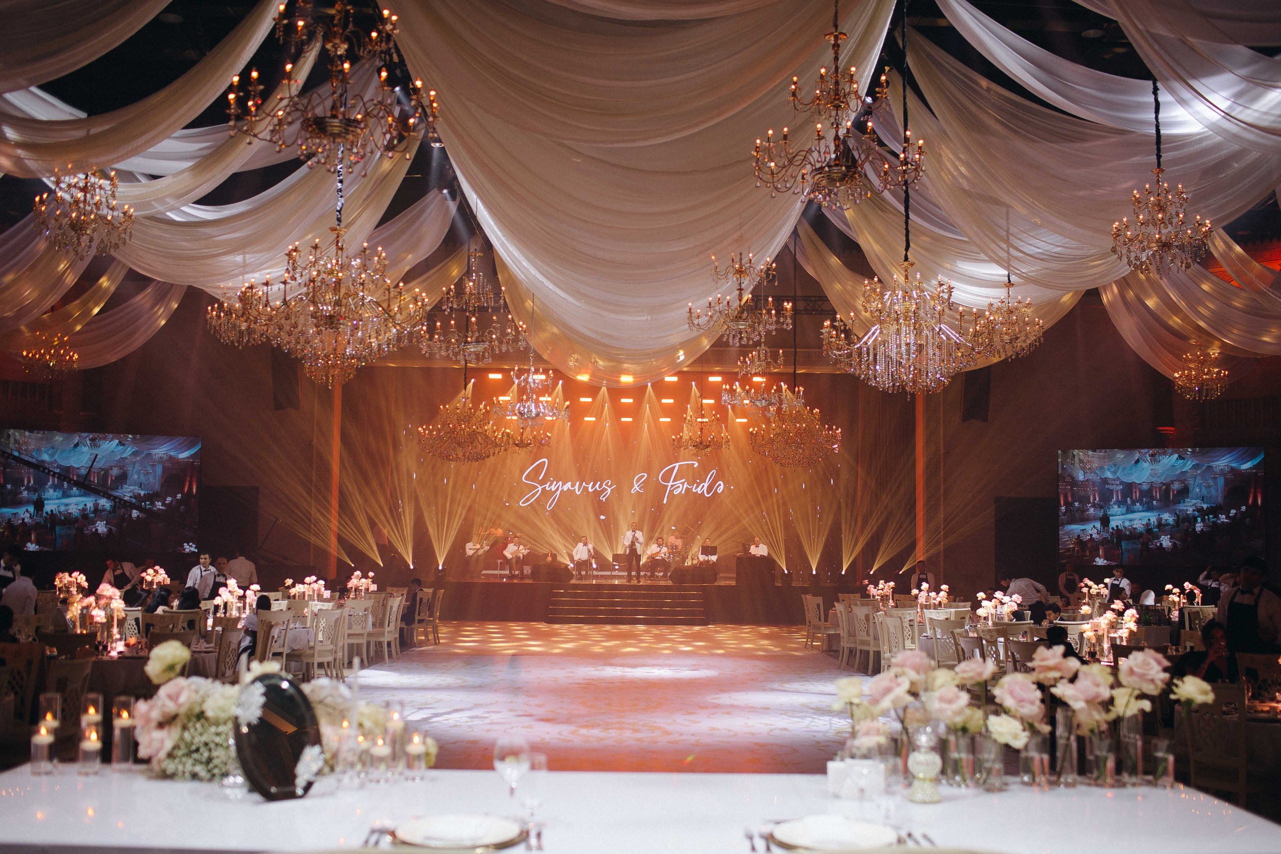 SIYAVUSH&FARIDA. Wedding&Event photographer Ismail Rzayev in Baku