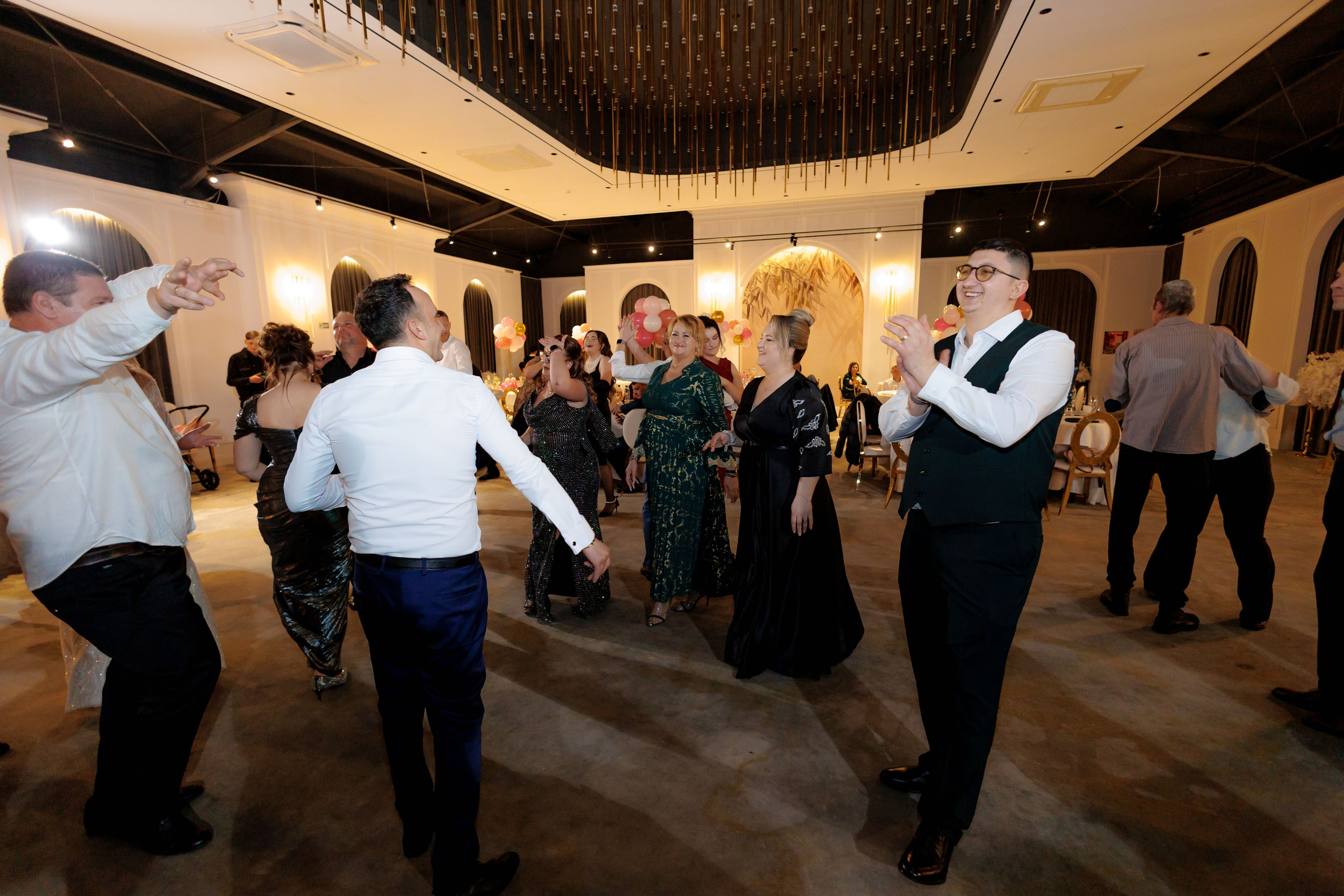 Povestea voastră, regizată de noi |Cristi Turculet Videograf Nuntă Suceava | wedding highlight. Servicii foto-video profesionale, pentru momente de neuitat