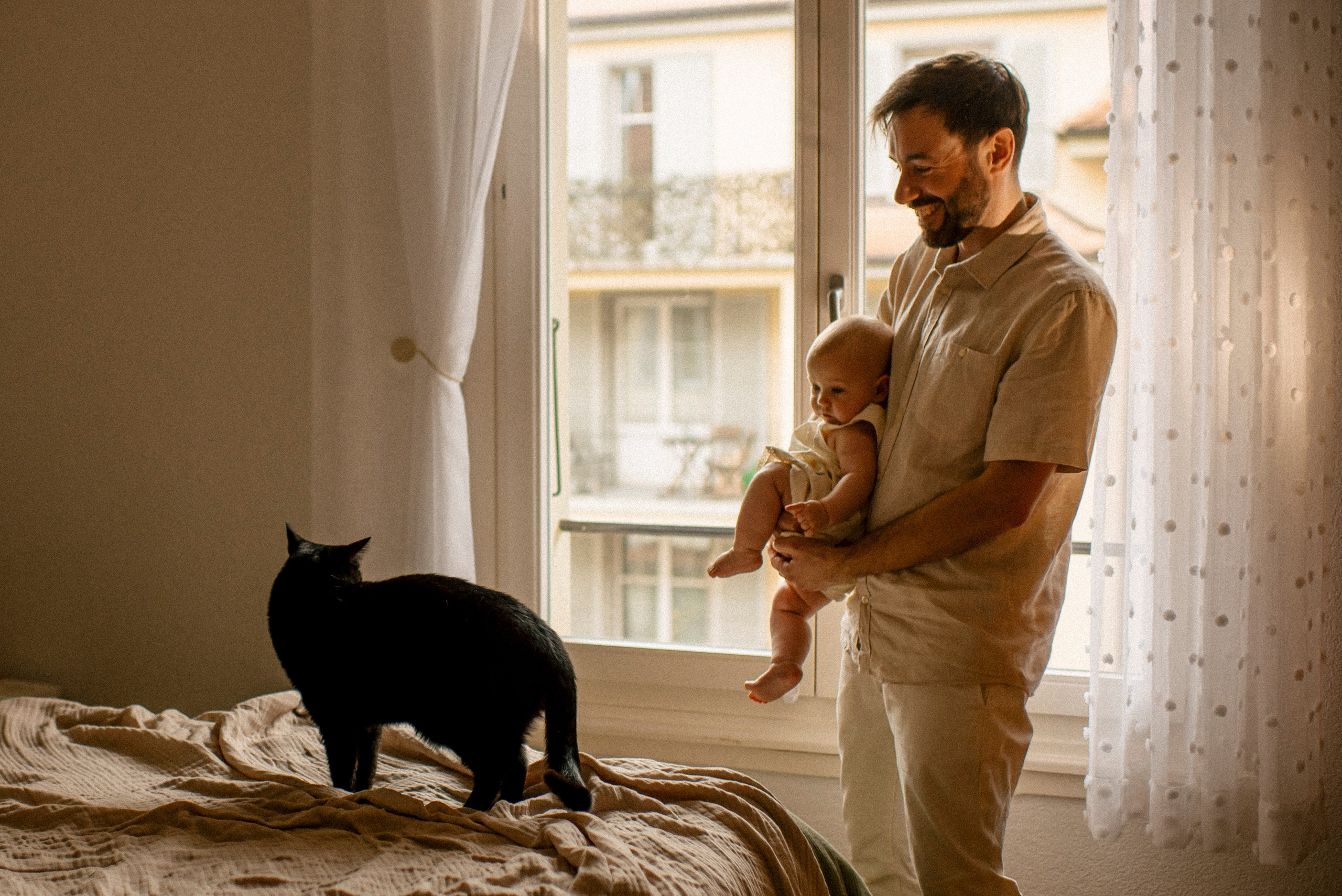 Malwina Rafael and Klara. Polina Sobol — family & documentary photographer in Bern. Outdoor & urban photo sessions for families, kids and couples