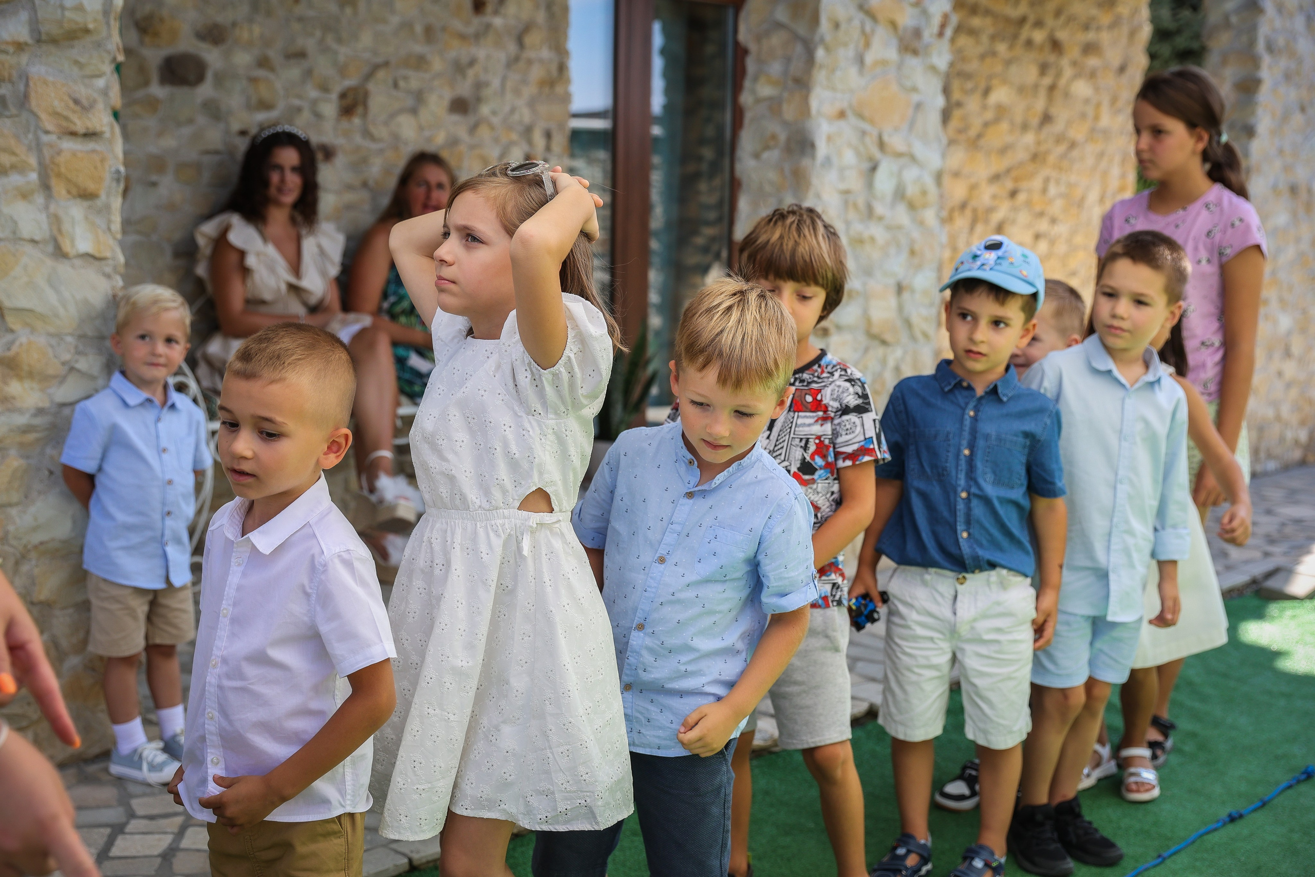 Nunta Cosmin și Simona de la La Moșu a fost exact genul de eveniment care demonstrează cât de frumoasă poate fi o nuntă în aer liber. Rares Bucur is a professional wedding photographer based in Cluj-Napoca, Romania, specializing in wedding photography