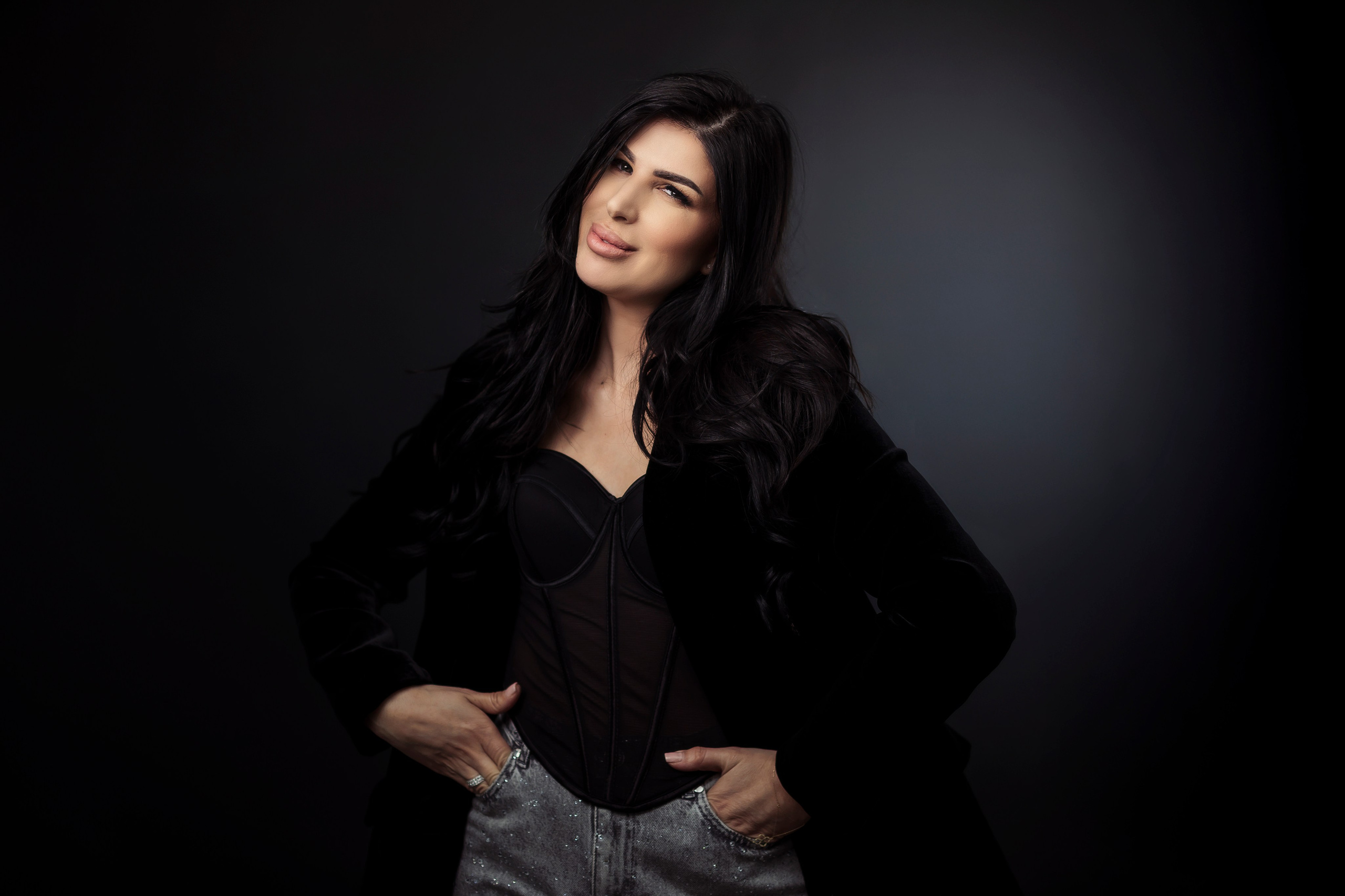 Portrete Constanta - O clipa de sinceritate in faţa camerei. Elena Mascan – Fotograf newborn, maternitate, portret, smash the cake & branding personal | La Femme Studio Photograpy|Constanţa