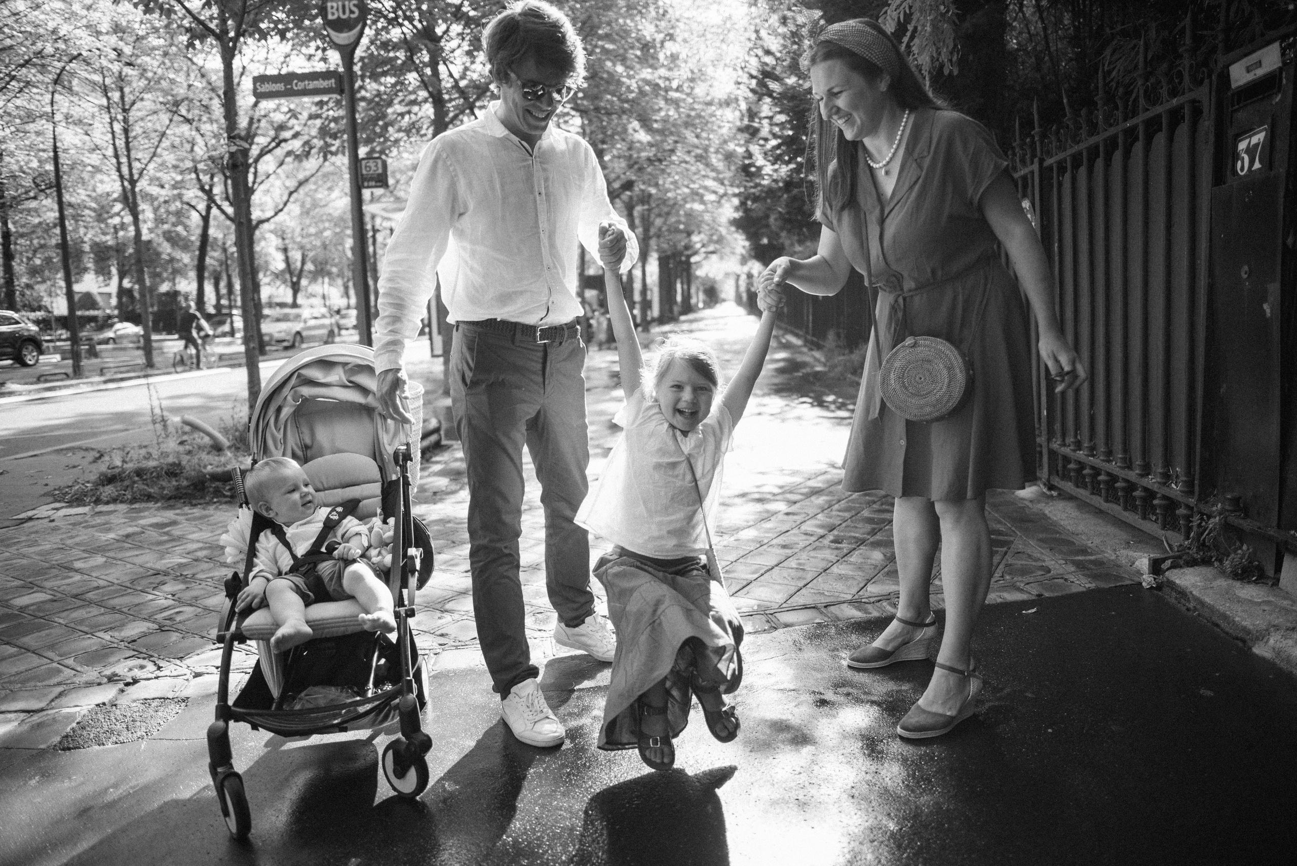 Элегантная семейная история у Эйфелевой башни. Ksenia Marchand/ Lifestyle фотограф в Париже