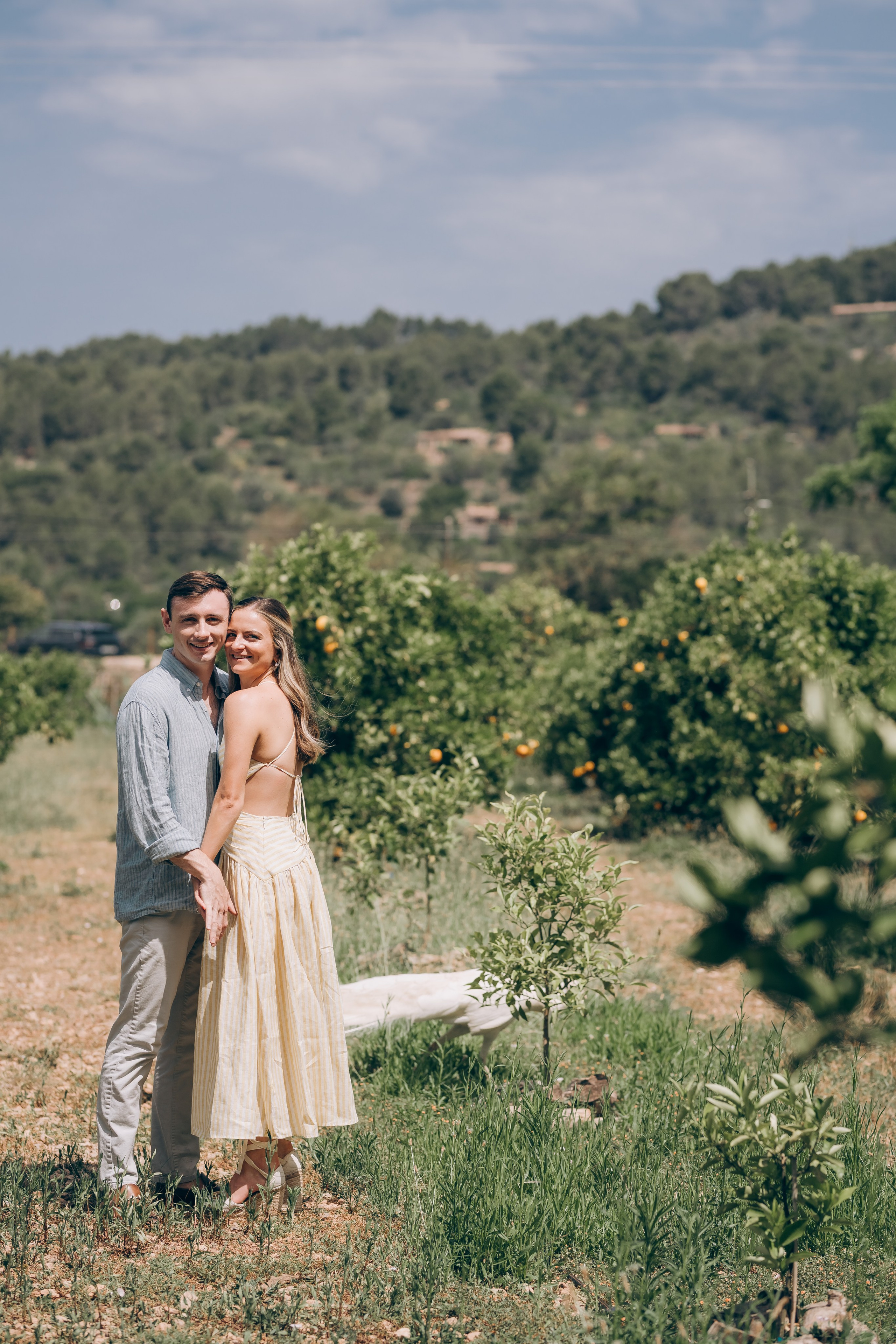 Relaxed Couple Session in Mallorca — Citrus Fields & Seaside. Фотограф у Пальма де Майорка